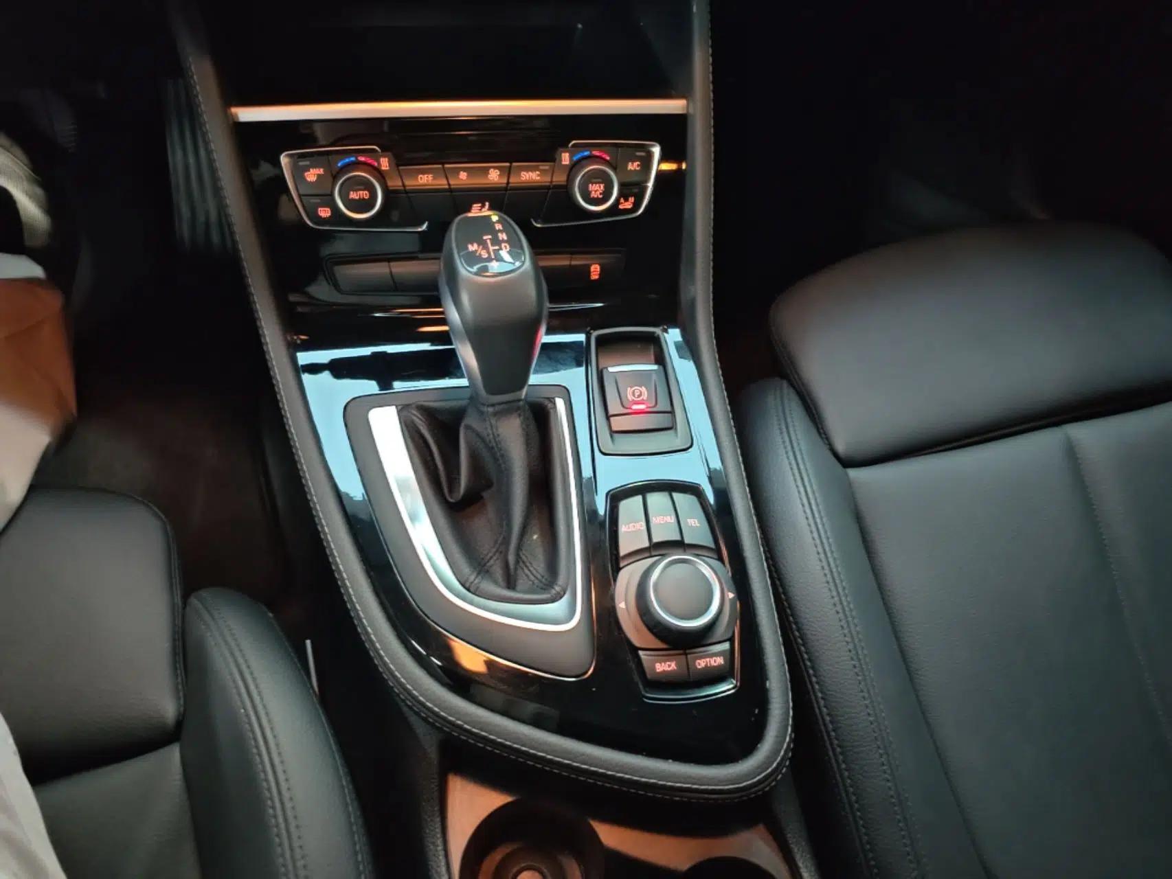 BMW 2 Series Active Tourer 2016 218i Sports Design Package — миниатюра 17