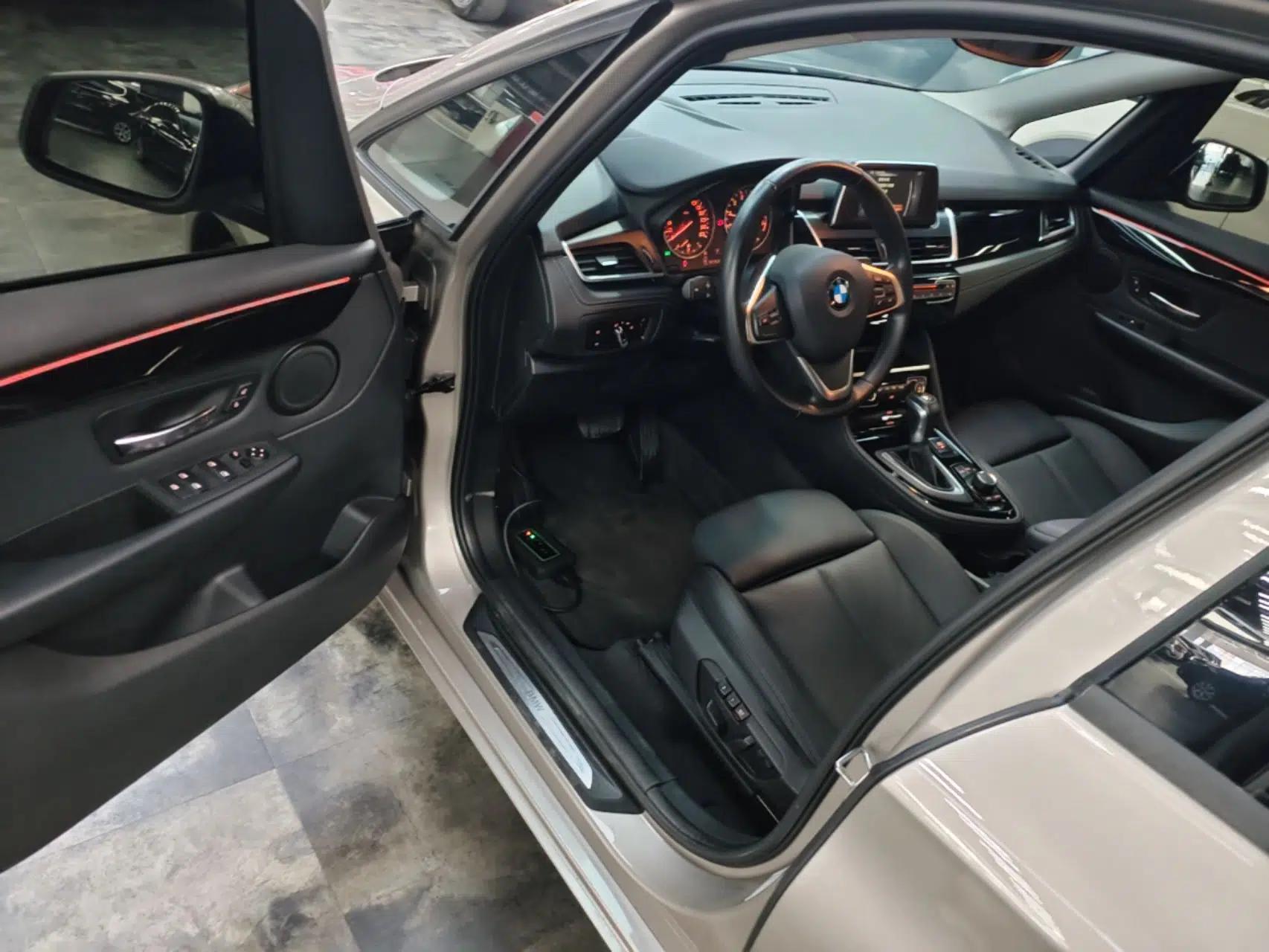 BMW 2 Series Active Tourer 2016 218i Sports Design Package — миниатюра 19