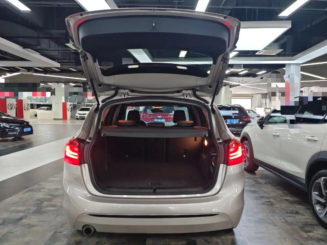 BMW 2 Series Active Tourer 2016 218i Sports Design Package — миниатюра 22