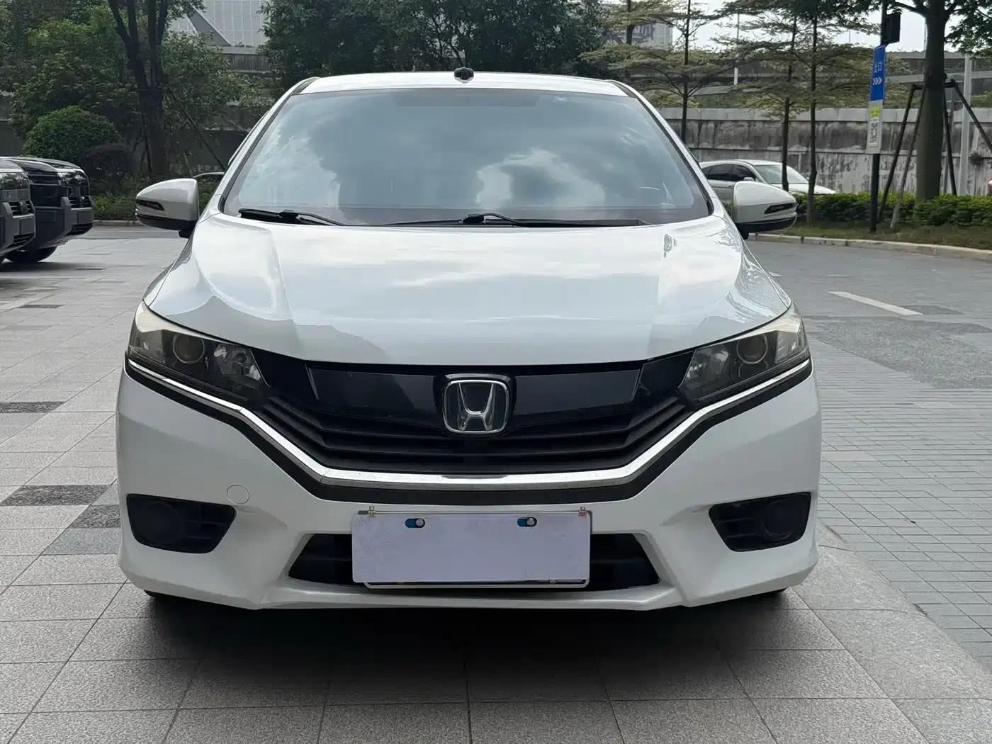 2016 Honda Greiz 1.5L CVT Classic Edition — миниатюра 2