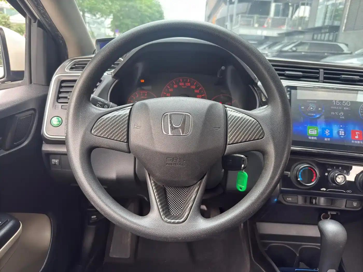 2016 Honda Greiz 1.5L CVT Classic Edition — миниатюра 14