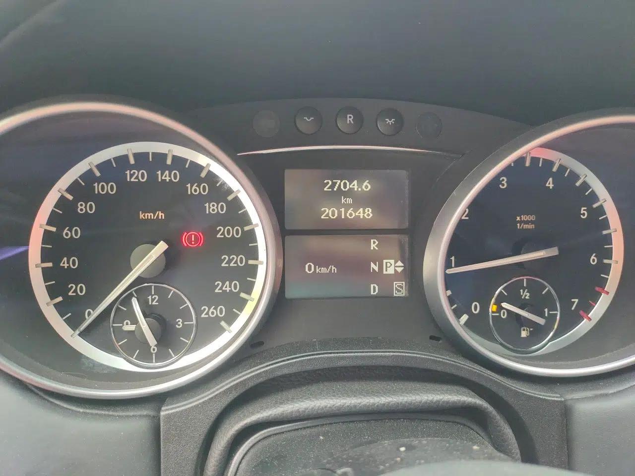 Mercedes-Benz GL-Class 2011 GL 450 Prestige Grand Edition — миниатюра 13