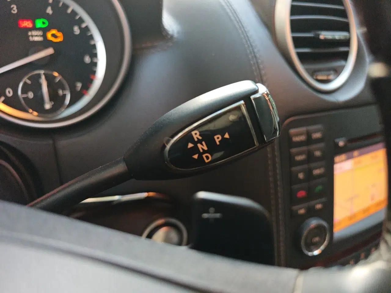 Mercedes-Benz GL-Class 2011 GL 450 4MATIC Prestige Edition — миниатюра 15
