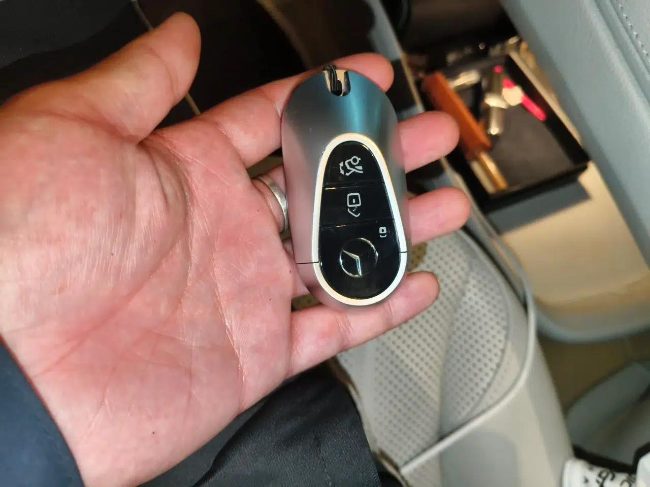 Mercedes-Benz EQS 2022 Updated Version 450+ Pioneer Edition — миниатюра 9