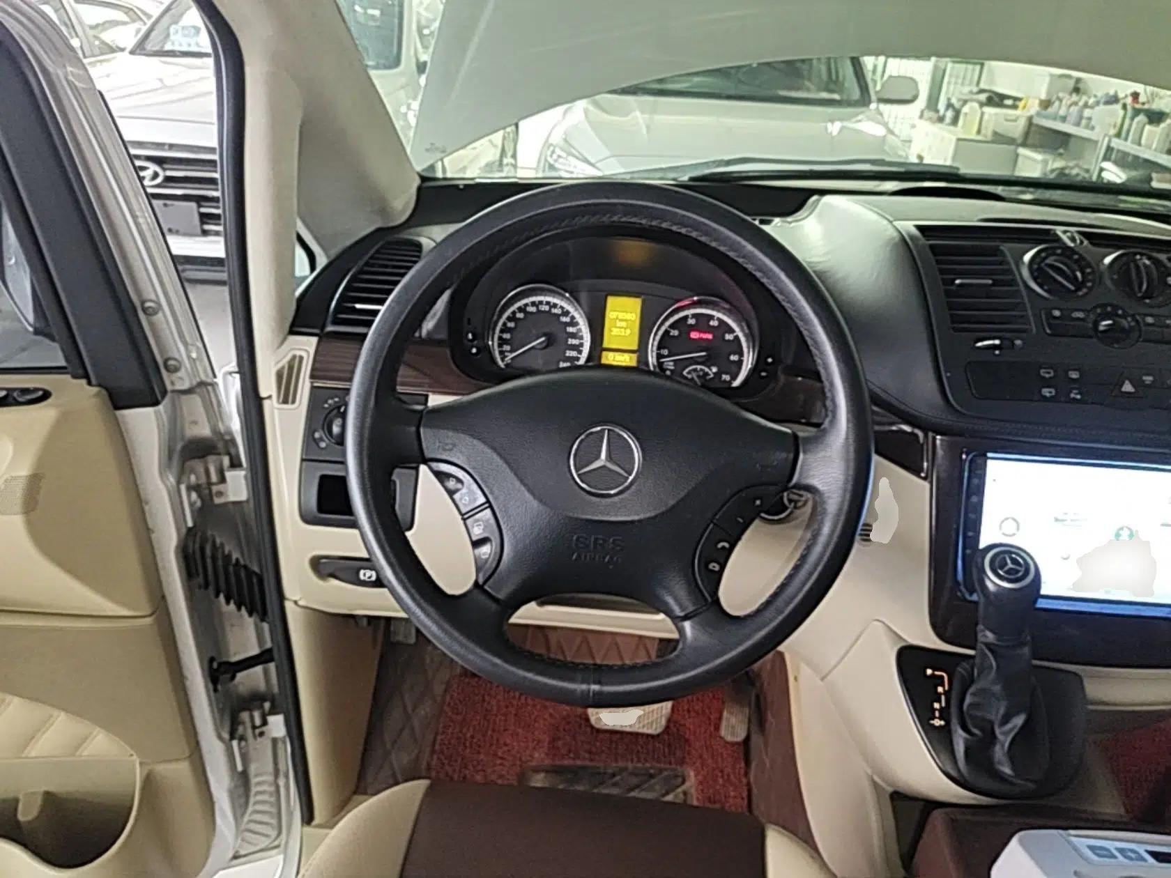 Mercedes-Benz Viano 2013 3.0L Comfort Edition — миниатюра 14