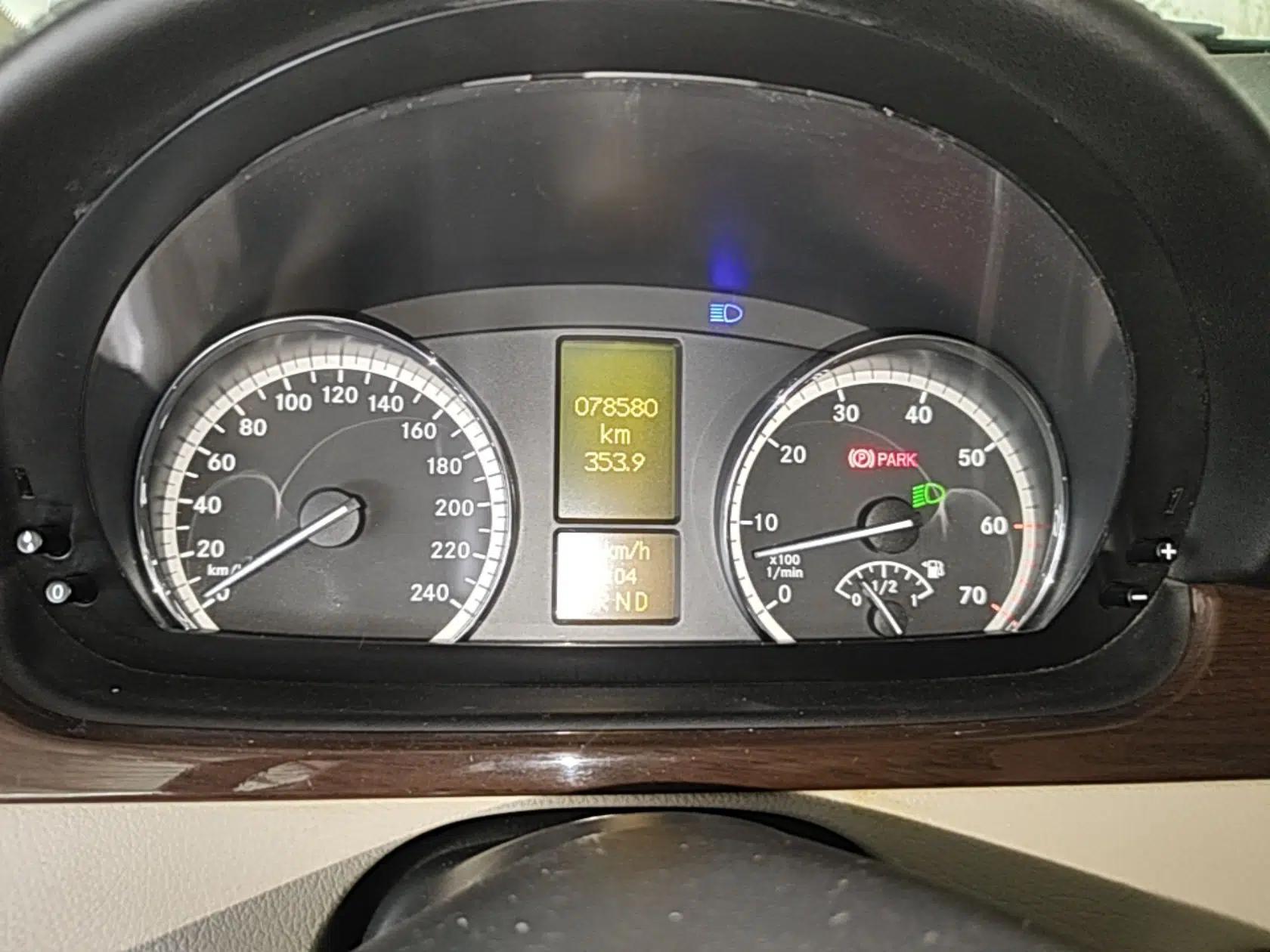 Mercedes-Benz Viano 2013 3.0L Comfort Edition — миниатюра 15