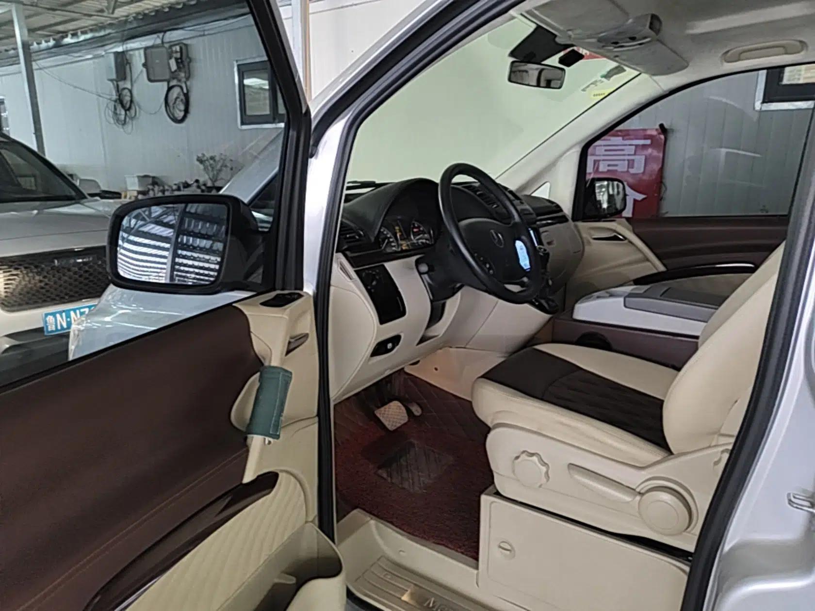 Mercedes-Benz Viano 2013 3.0L Comfort Edition — миниатюра 19