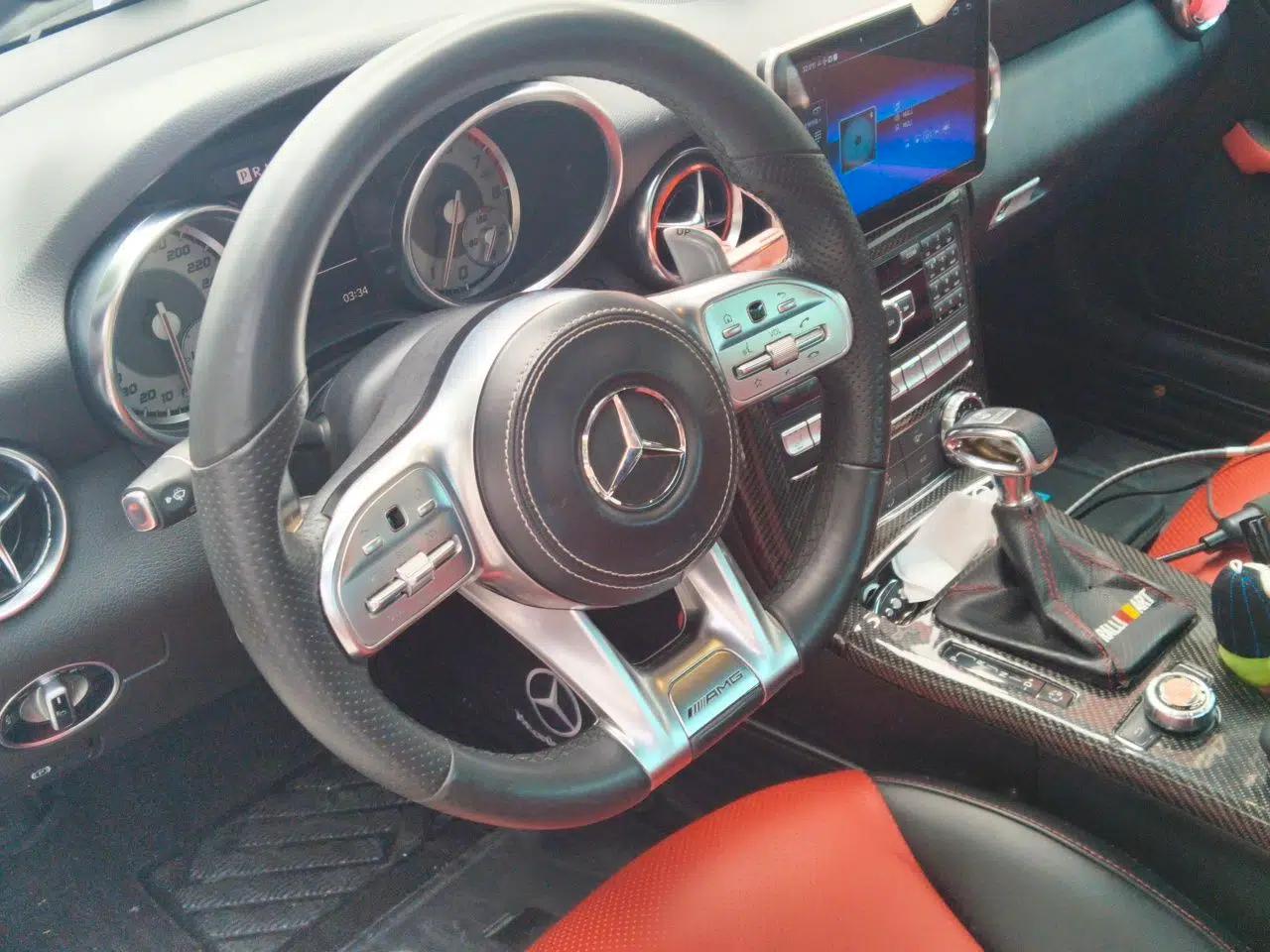 Mercedes-Benz SLK-Class 2011 SLK 200 Fashion Model — миниатюра 11