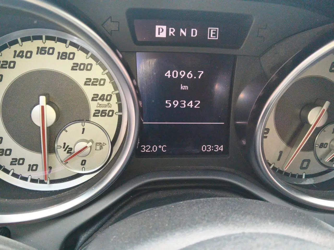 Mercedes-Benz SLK-Class 2011 SLK 200 Fashion Model — миниатюра 13