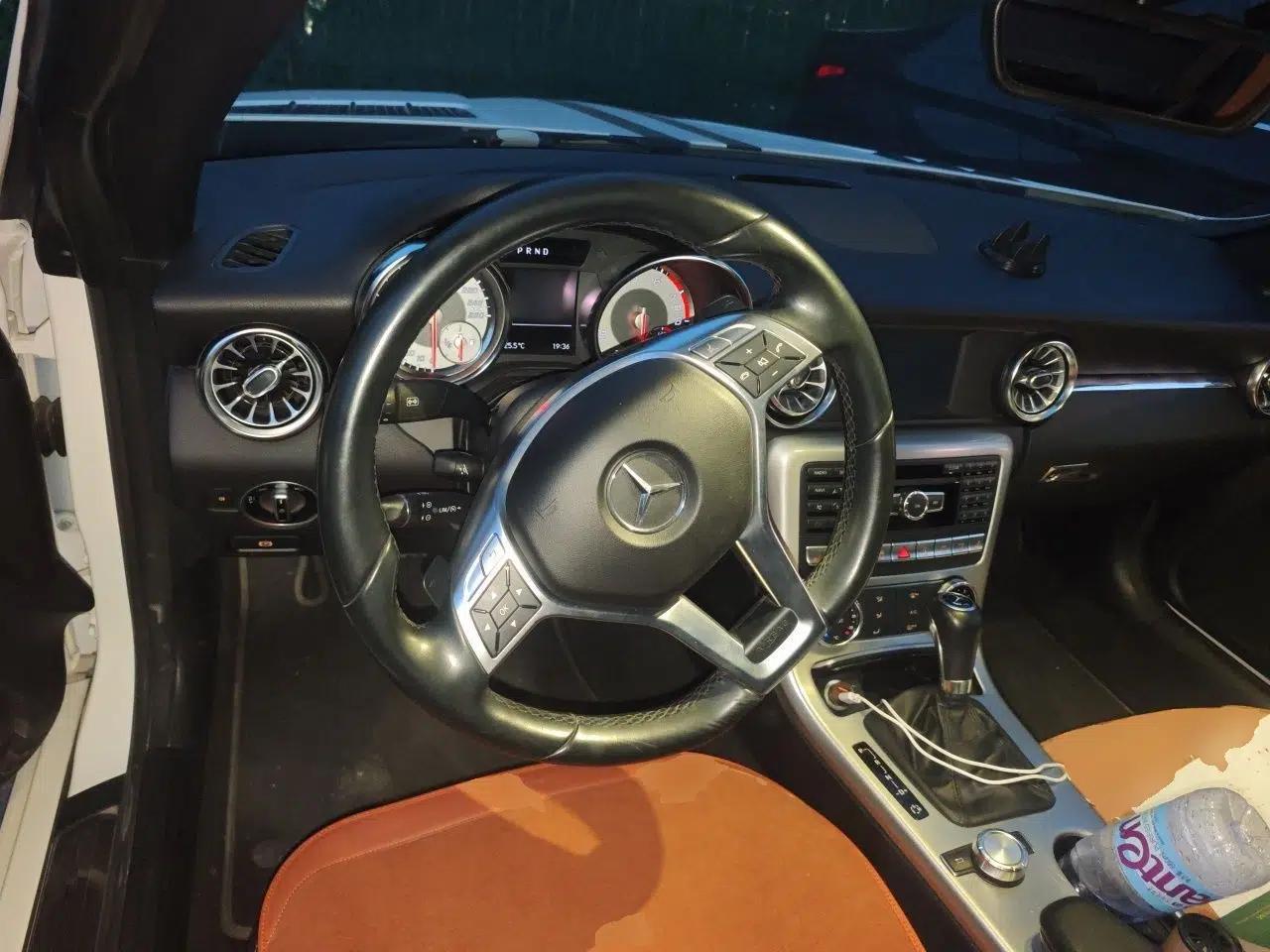 Mercedes-Benz SLK-Class 2011 SLK 200 Fashion Model — миниатюра 11