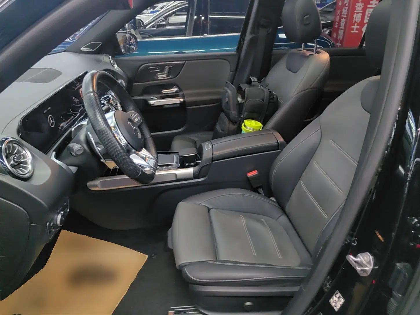 Mercedes-Benz GLB AMG 2022 AMG GLB 35 4MATIC — миниатюра 17
