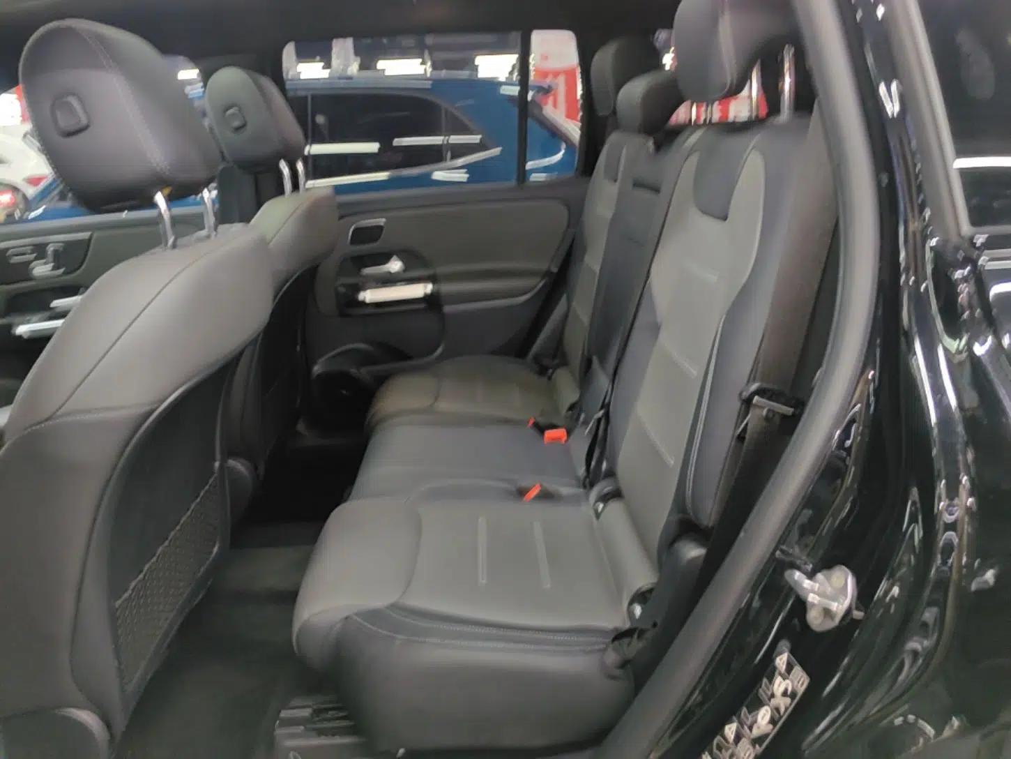 Mercedes-Benz GLB AMG 2022 AMG GLB 35 4MATIC — миниатюра 19