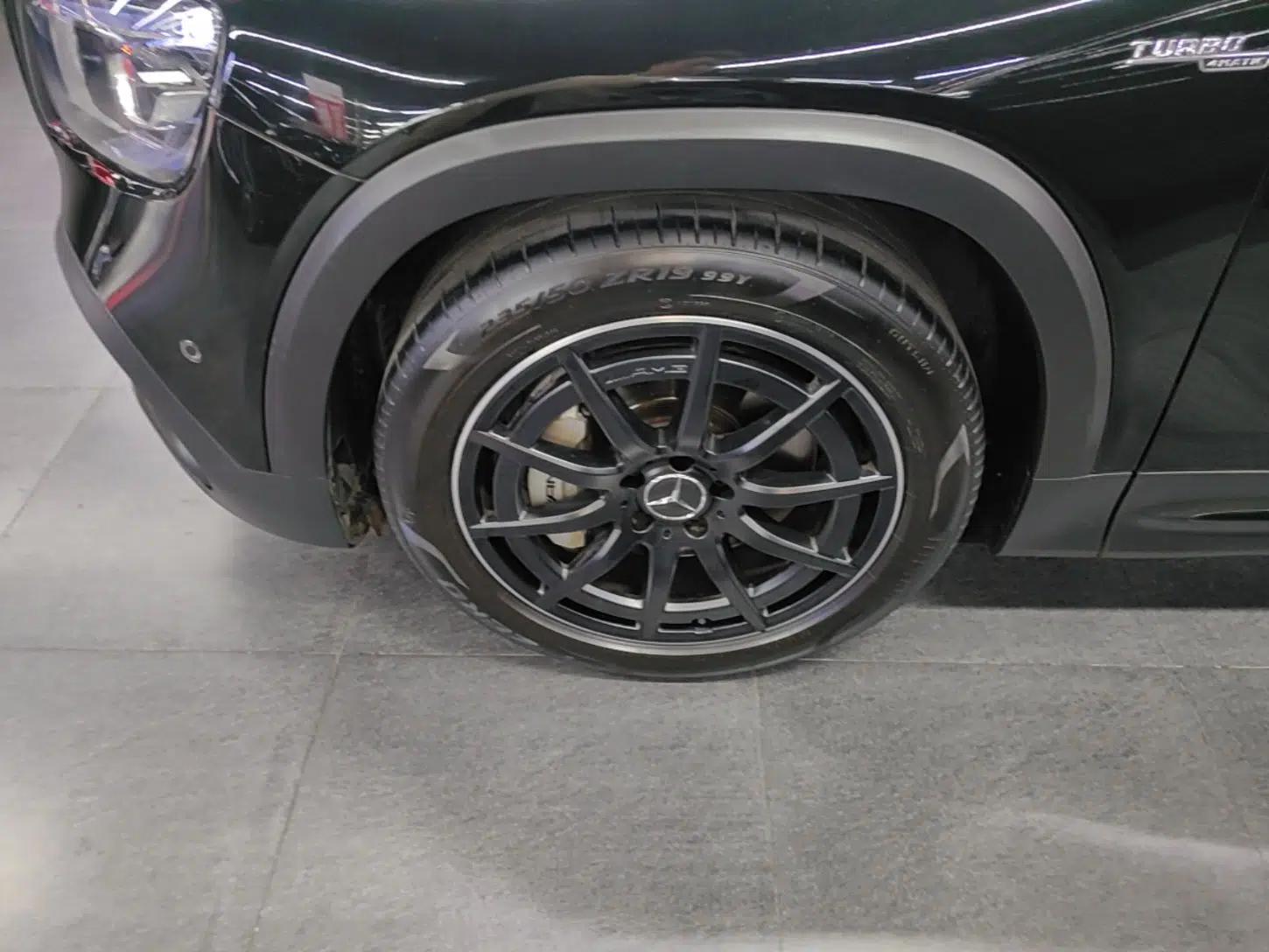 Mercedes-Benz GLB AMG 2022 AMG GLB 35 4MATIC — миниатюра 9