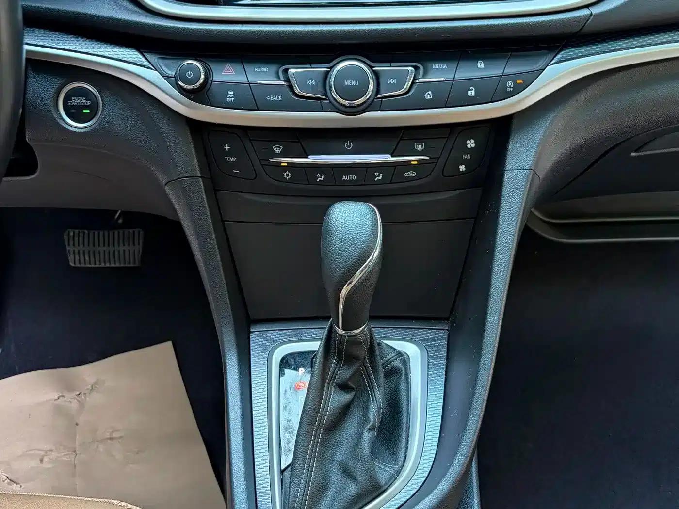 Buick Verano 2019 18T Automatic Connected Flagship Model (China VI Emission Standard) — миниатюра 12