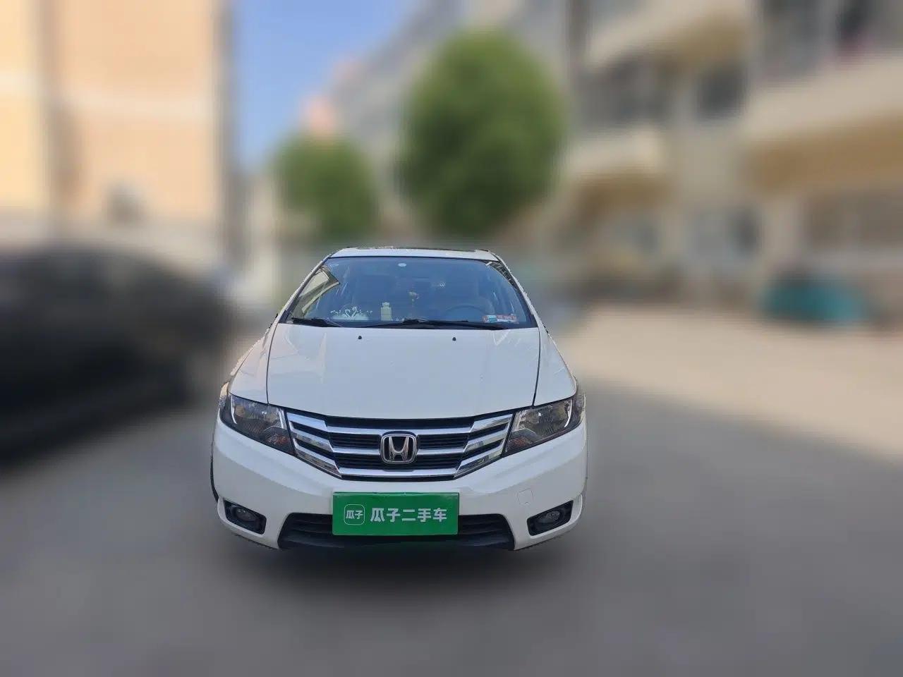 Honda City Classic 2014 Style 1.5L Automatic Elite Edition — миниатюра 2