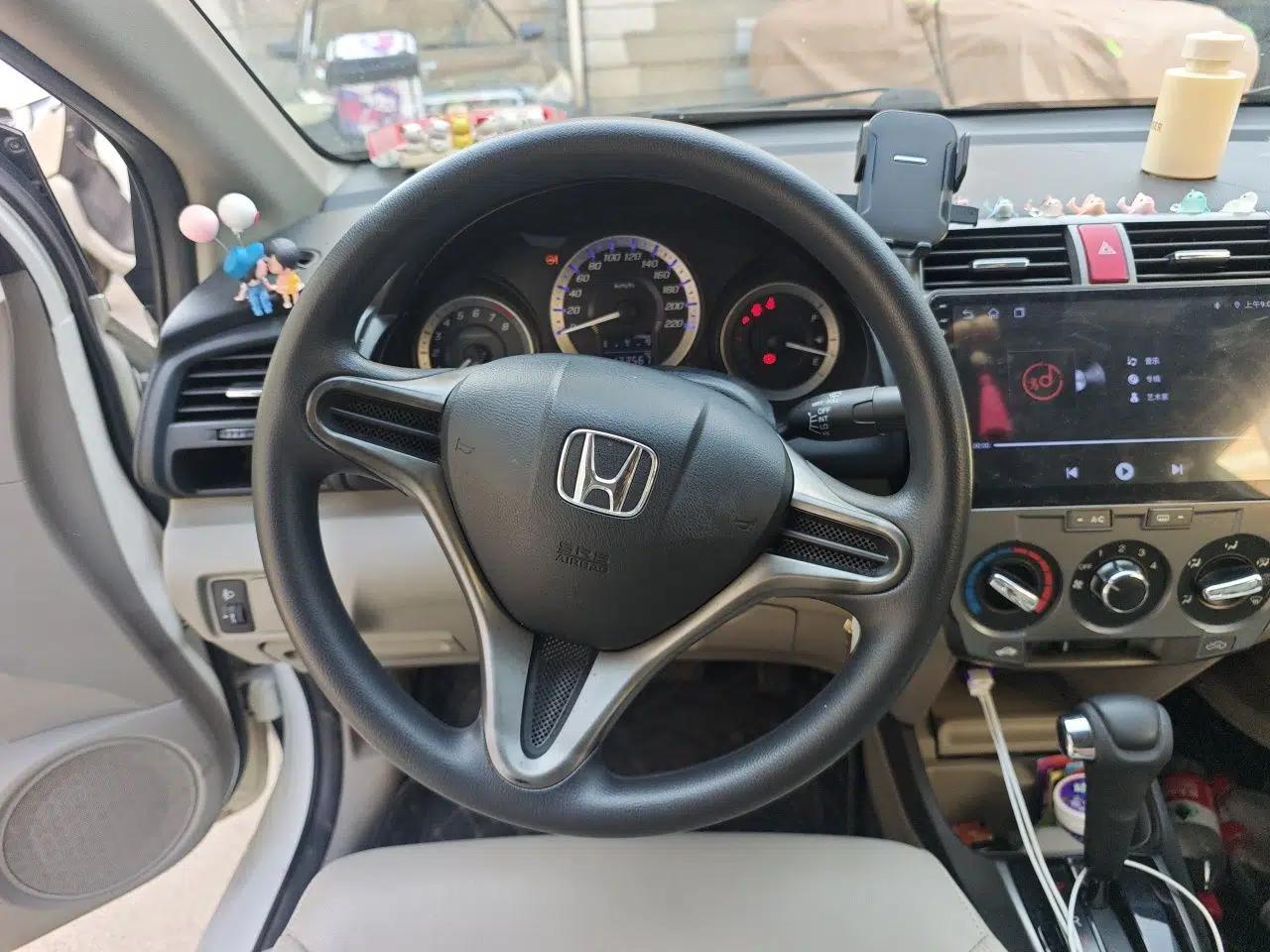 Honda City Classic 2014 Style 1.5L Automatic Elite Edition — миниатюра 11