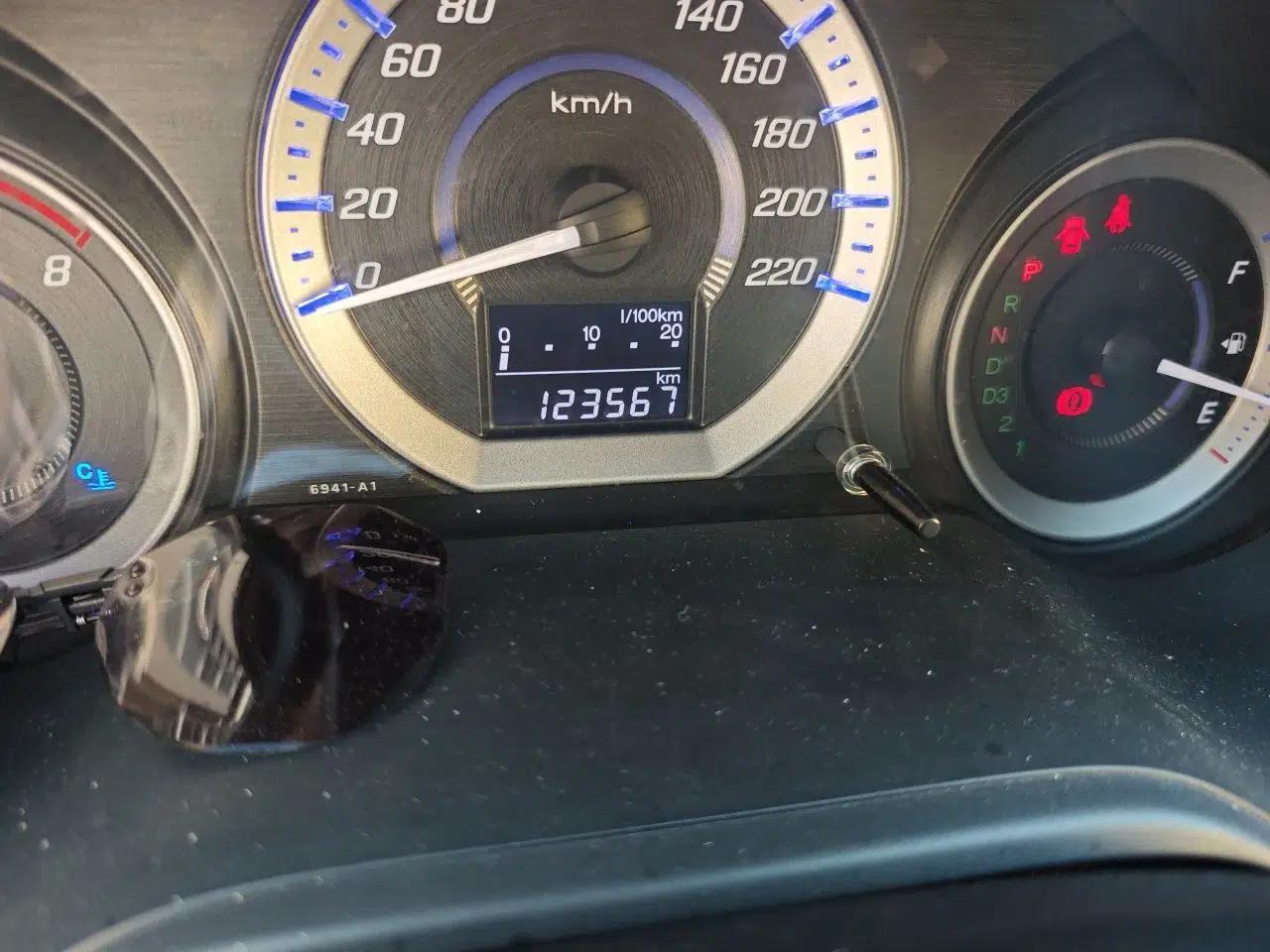 Honda City Classic 2014 Style 1.5L Automatic Elite Edition — миниатюра 13