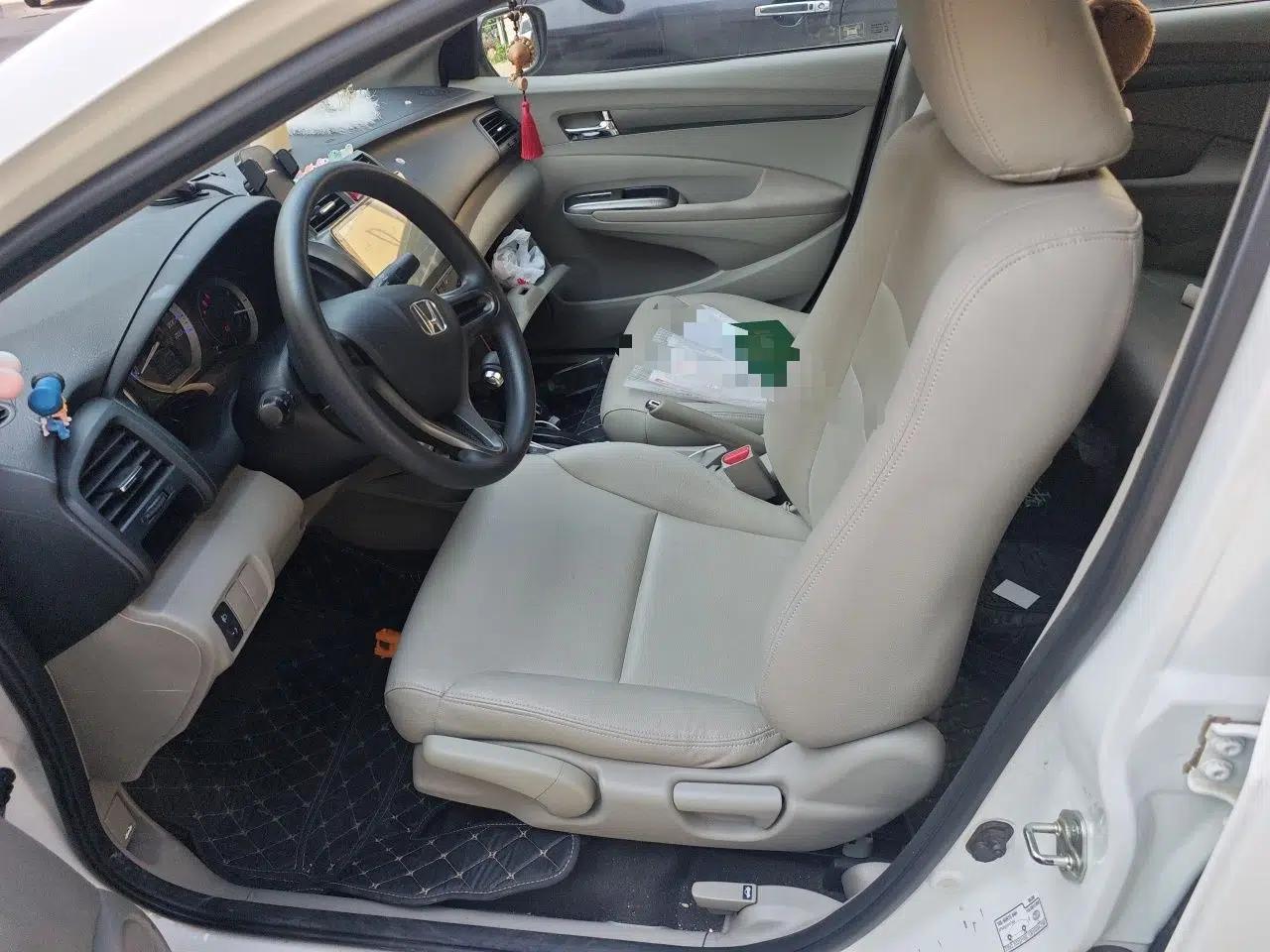 Honda City Classic 2014 Style 1.5L Automatic Elite Edition — миниатюра 16