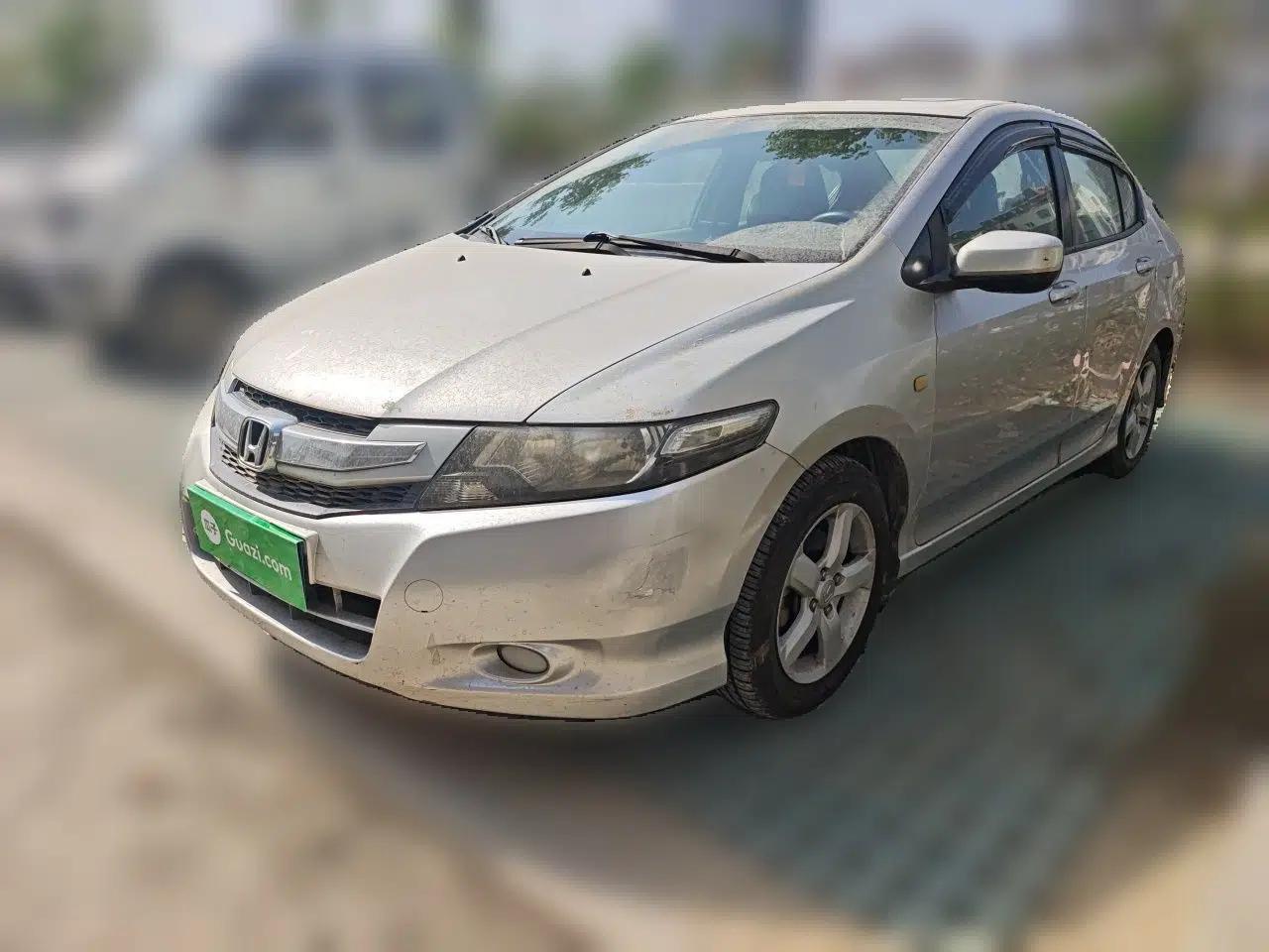 Honda City Classic 2011 1.5L Manual Elite Edition — миниатюра 1