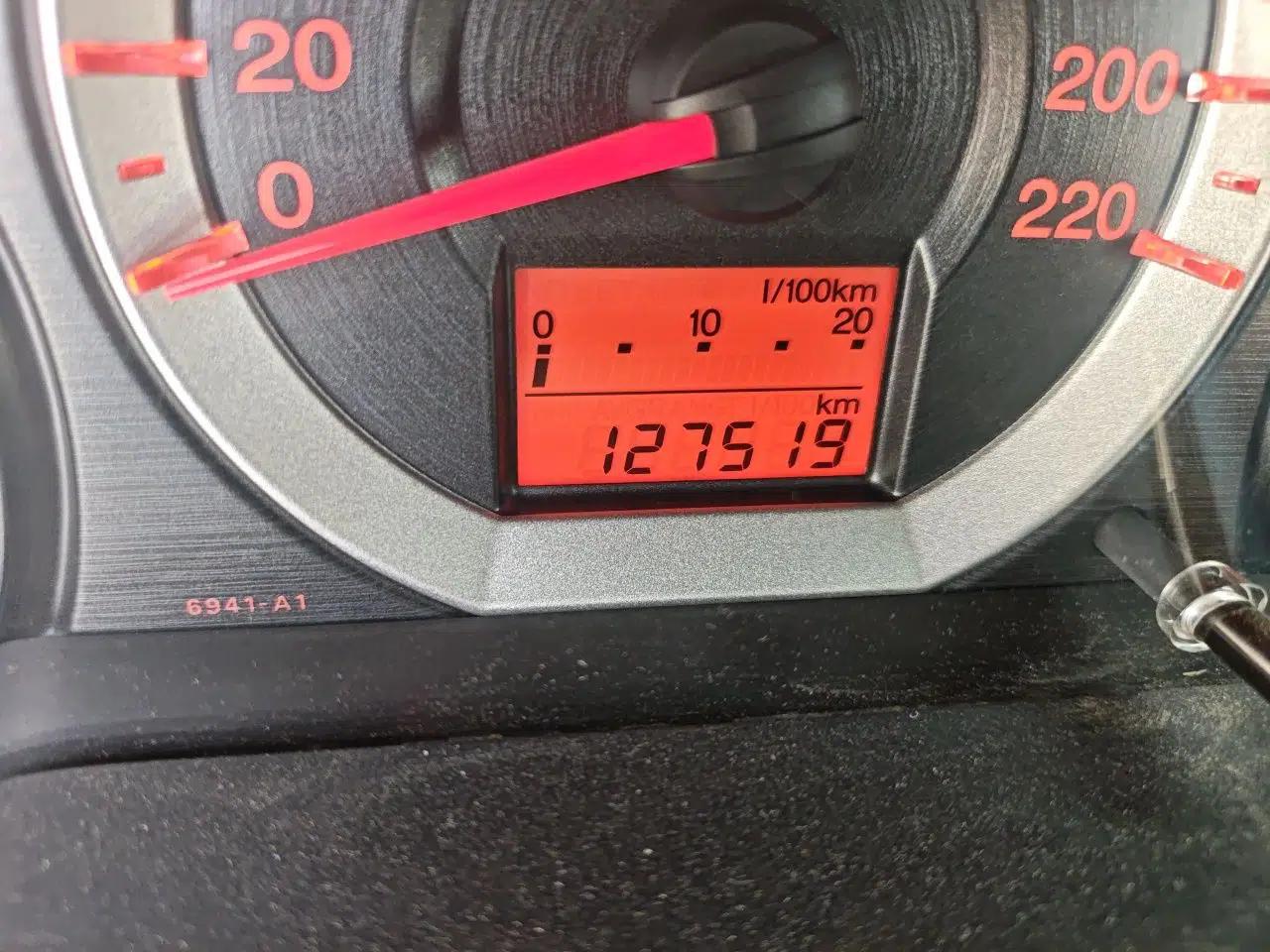 Honda City Classic 2011 1.5L Manual Elite Edition — миниатюра 13