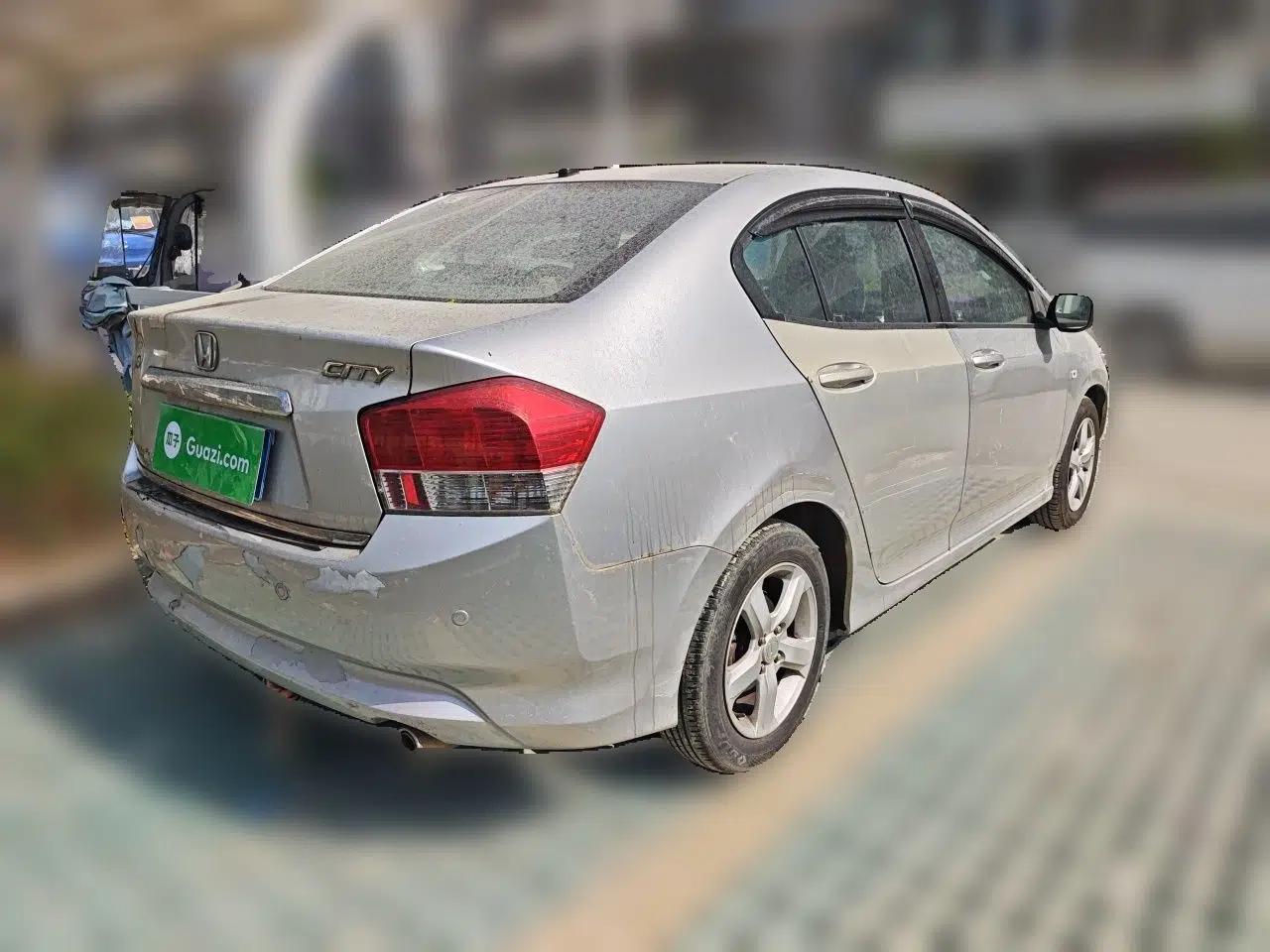 Honda City Classic 2011 1.5L Manual Elite Edition — миниатюра 6