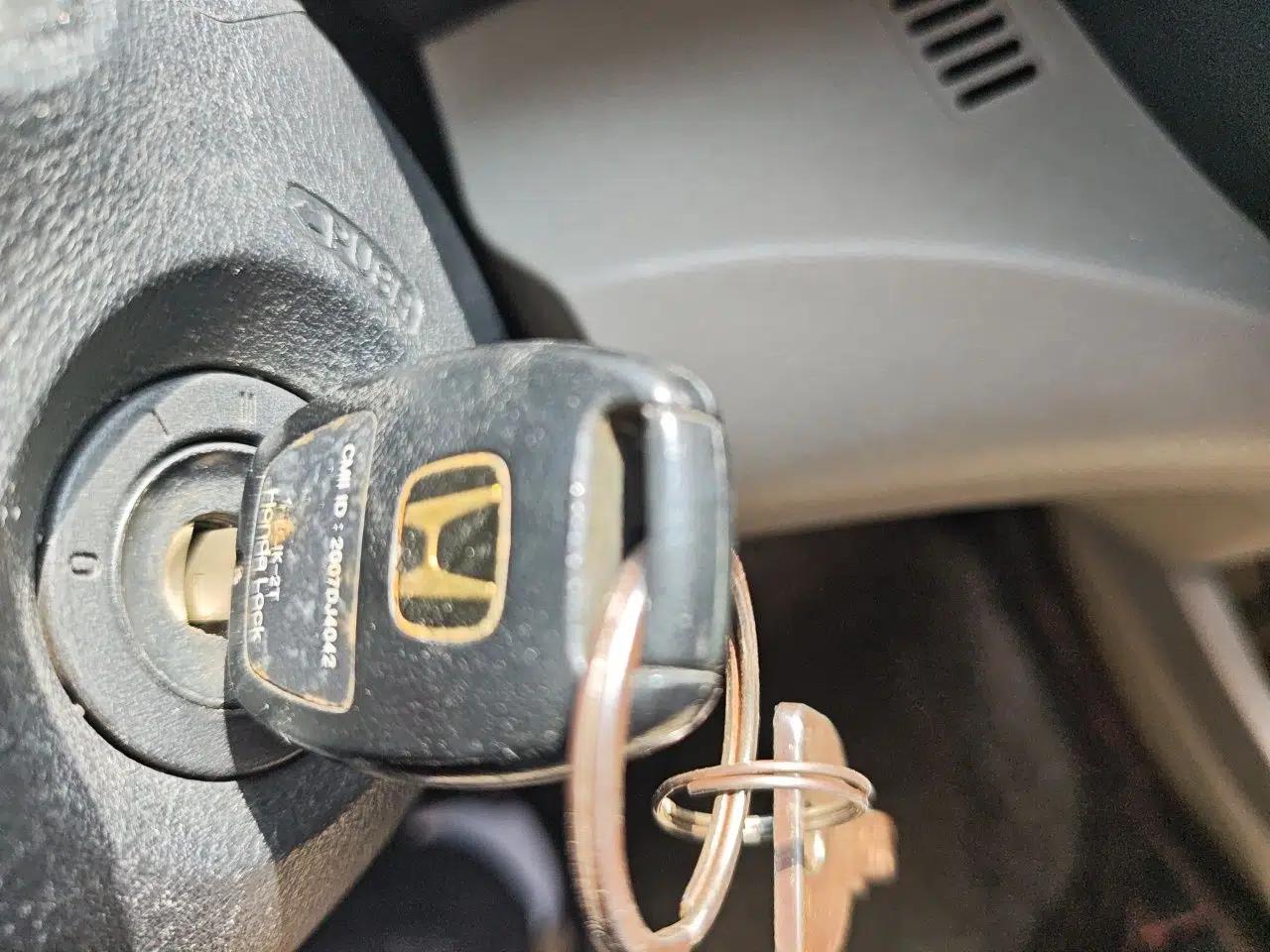 Honda City Classic 2011 1.5L Manual Elite Edition — миниатюра 9