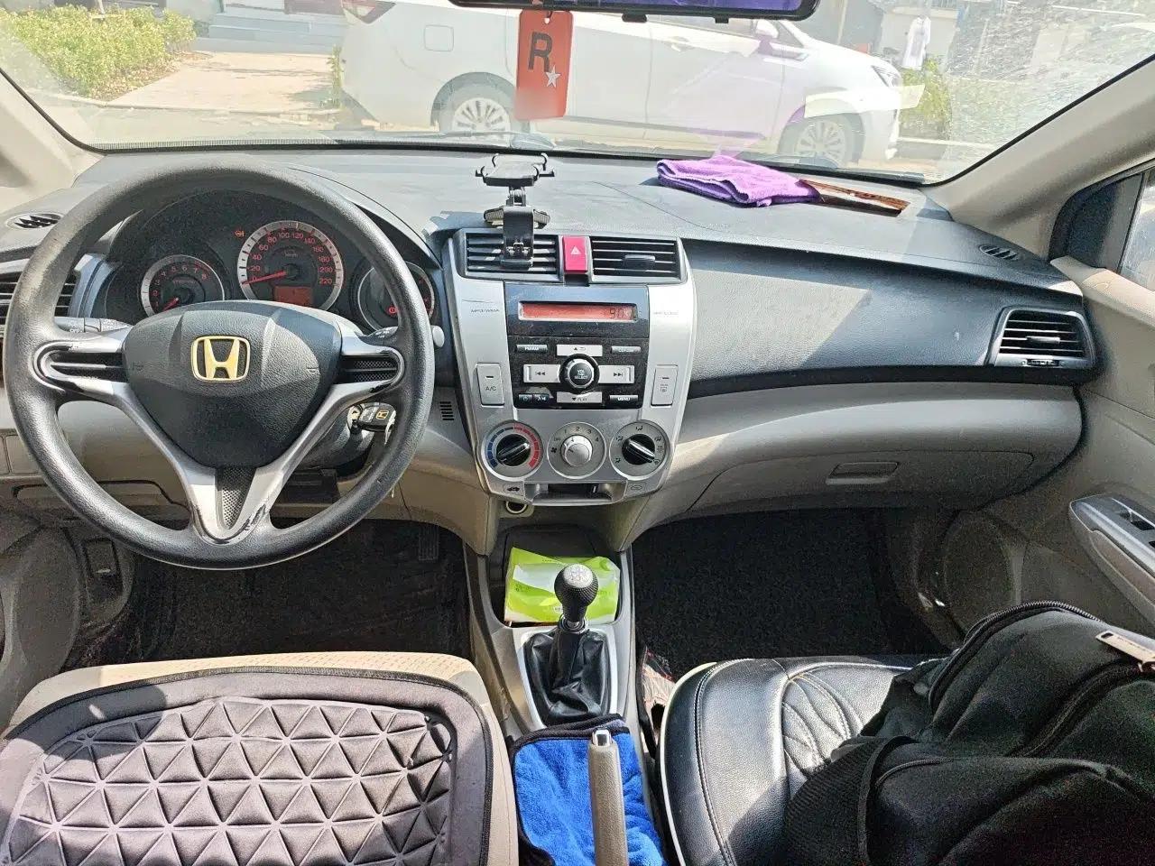 Honda City Classic 2011 1.5L Manual Elite Edition — миниатюра 10