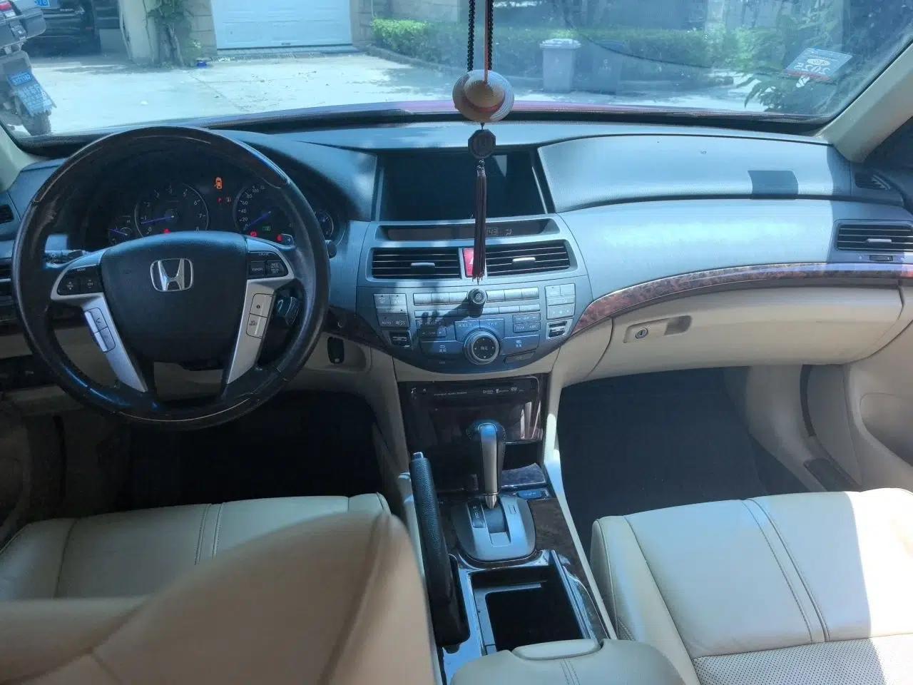 Honda Crosstour 2011 3.5L Prestige Edition — миниатюра 10