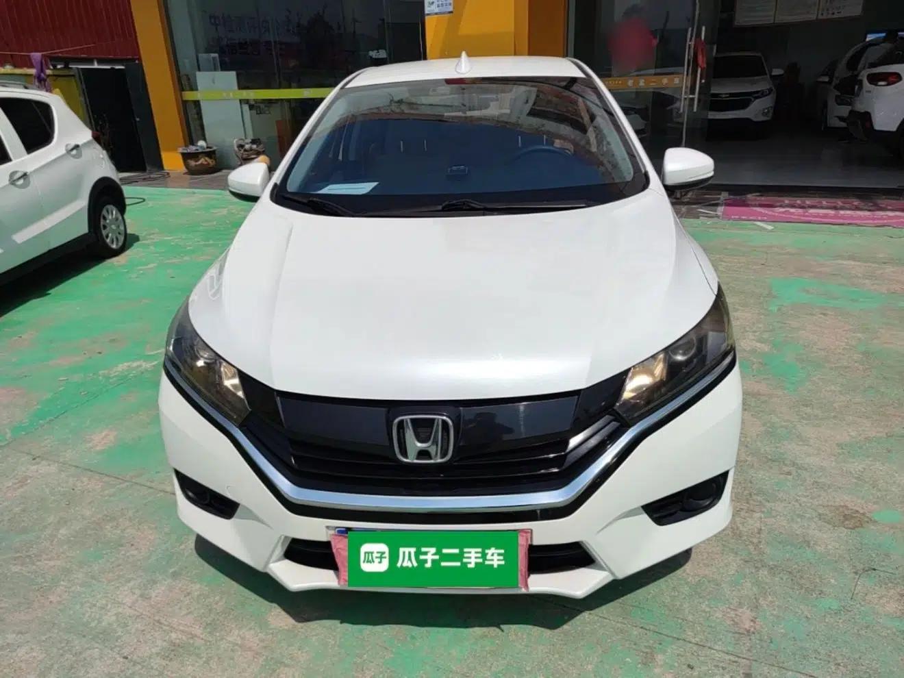 Honda Greiz 2016 1.5L CVT Classic Edition — миниатюра 2
