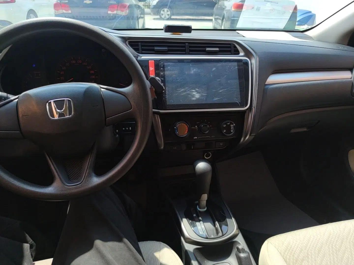 Honda Greiz 2016 1.5L CVT Classic Edition — миниатюра 12