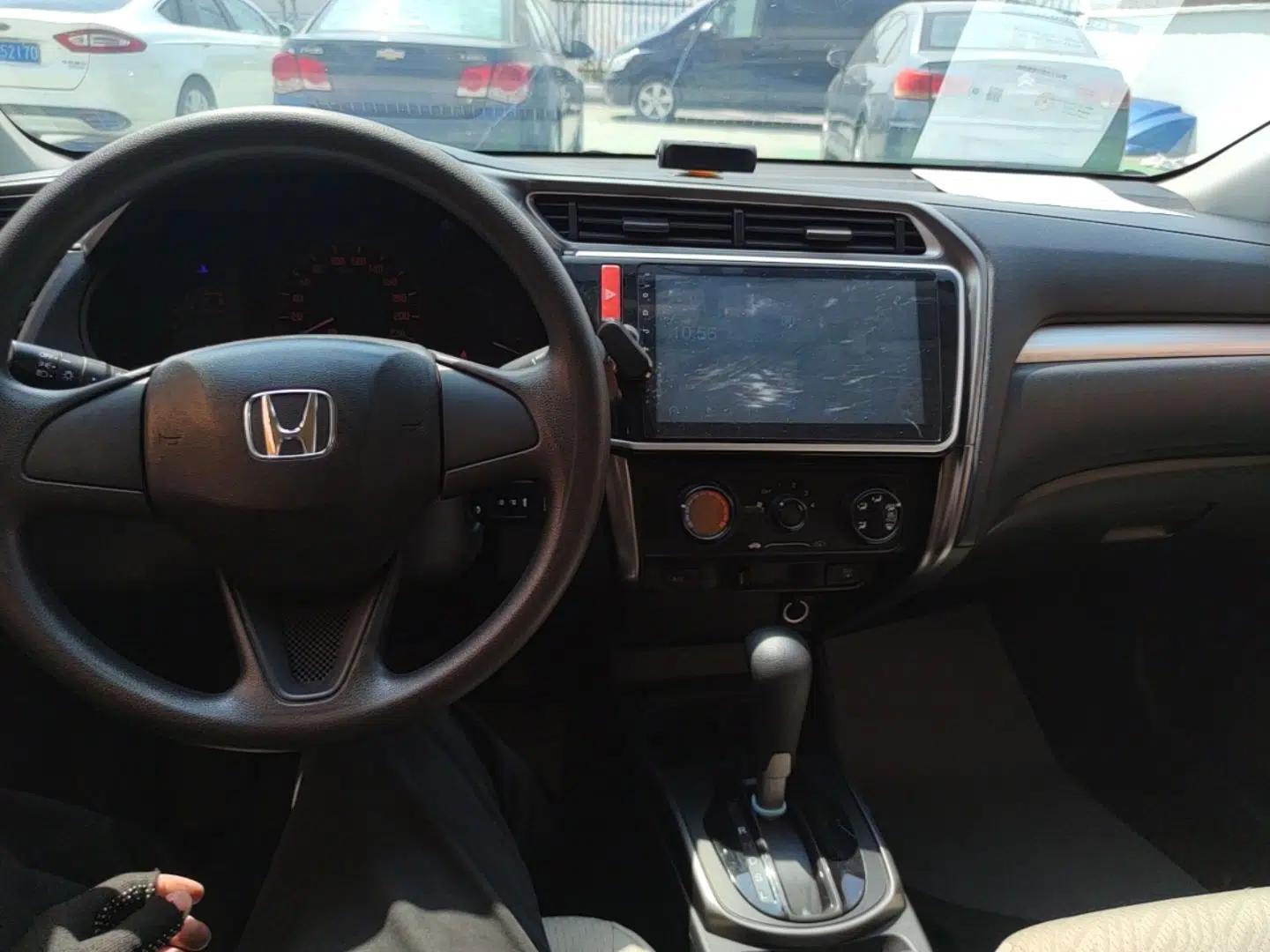 Honda Greiz 2016 1.5L CVT Classic Edition — миниатюра 15