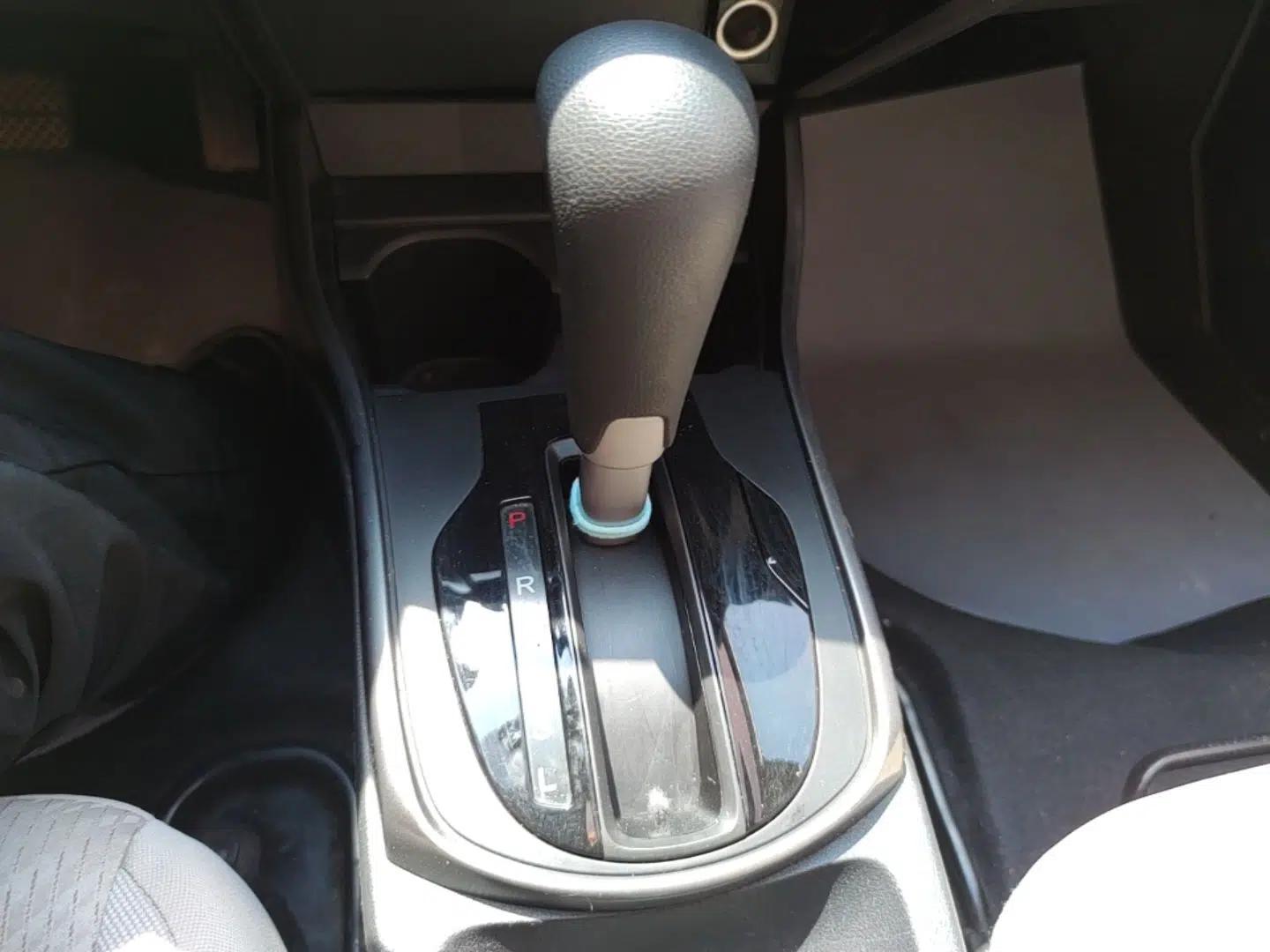 Honda Greiz 2016 1.5L CVT Classic Edition — миниатюра 16