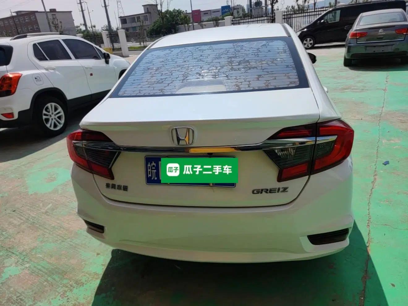 Honda Greiz 2016 1.5L CVT Classic Edition — миниатюра 3