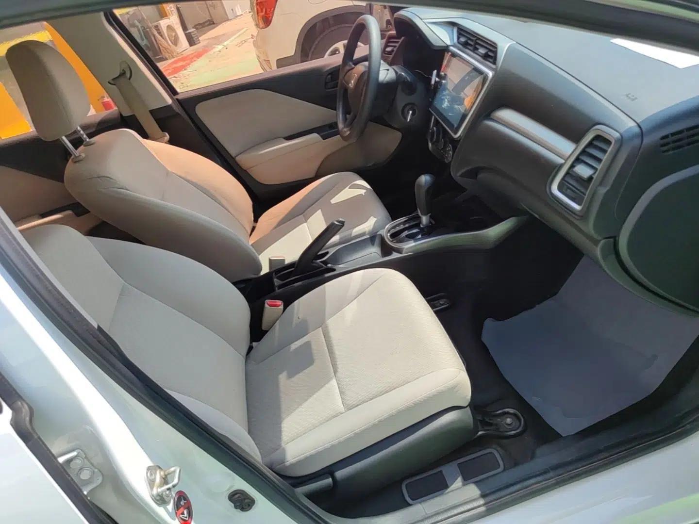 Honda Greiz 2016 1.5L CVT Classic Edition — миниатюра 23