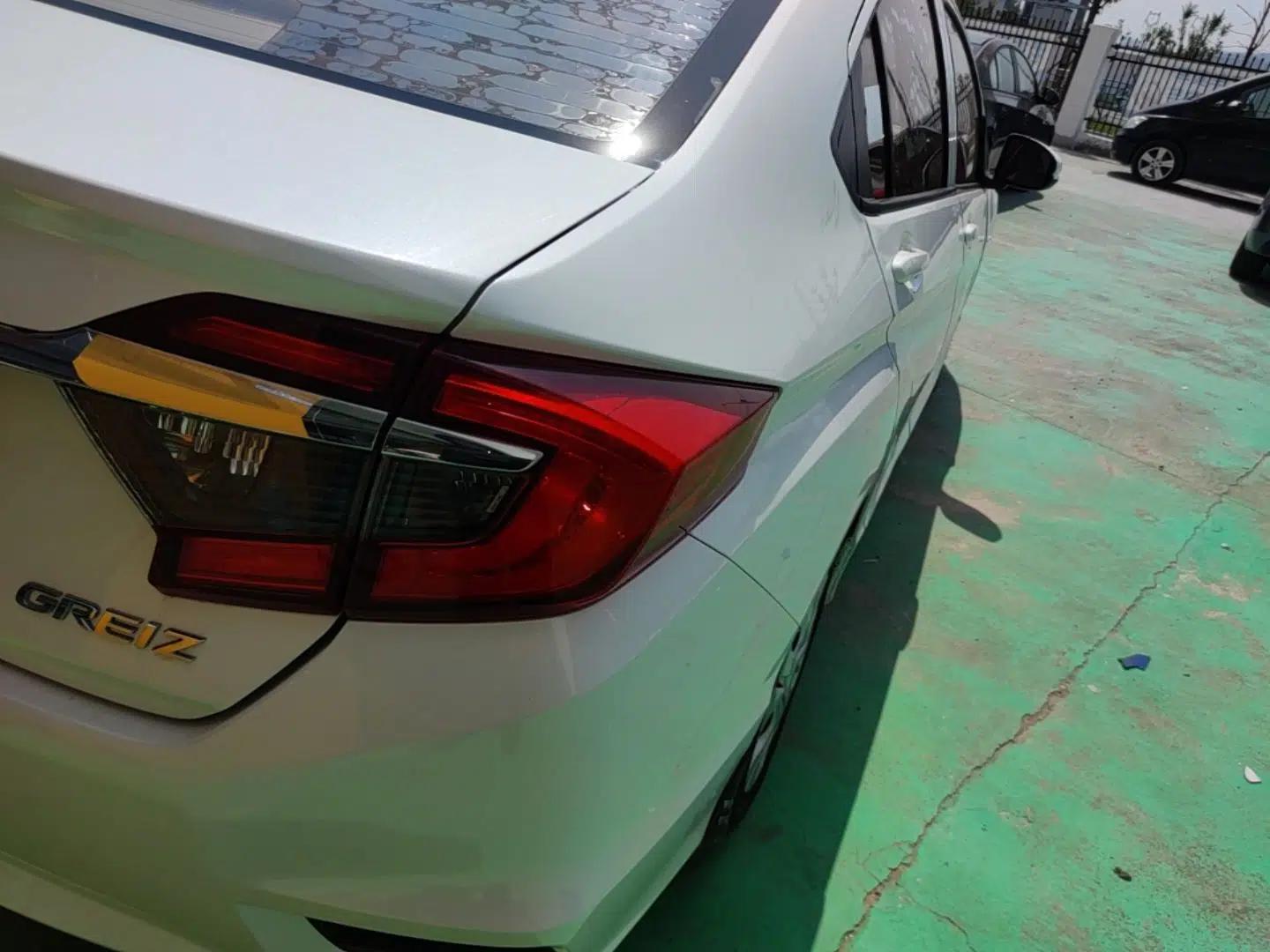 Honda Greiz 2016 1.5L CVT Classic Edition — миниатюра 8