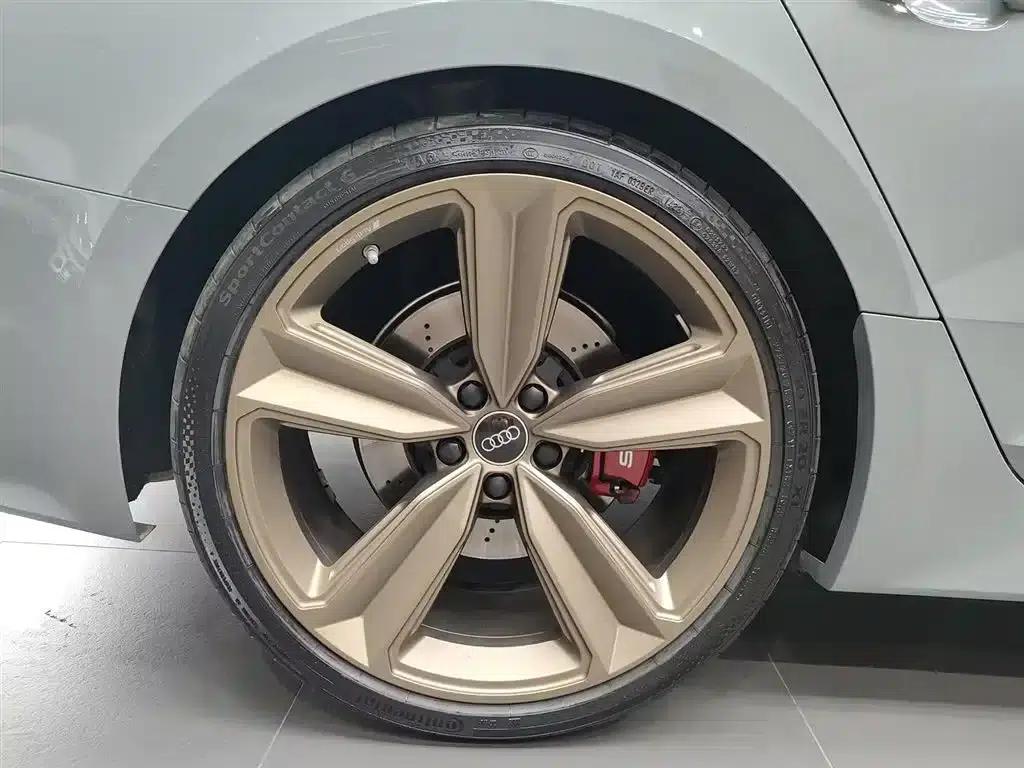 Audi RS 5 2023 RS 5 2.9T Sportback Dark Gold Edition — миниатюра 27