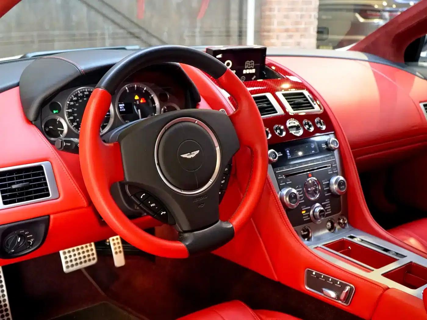 Aston Martin DB9 2013 6.0L Coupe — миниатюра 11