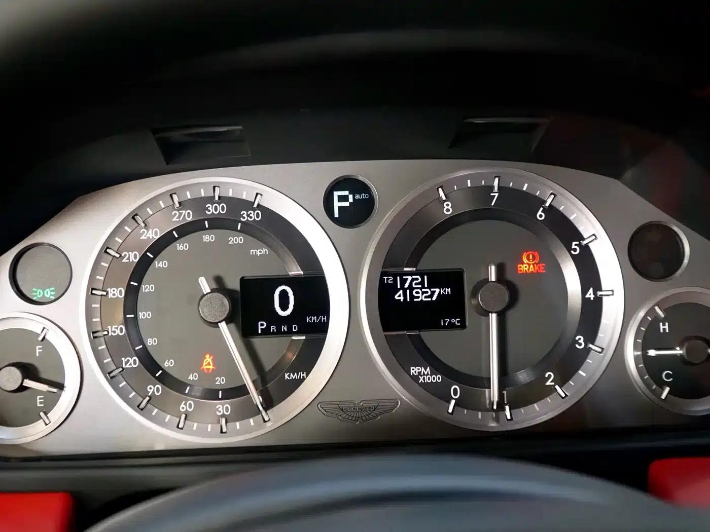 Aston Martin DB9 2013 6.0L Coupe — миниатюра 17