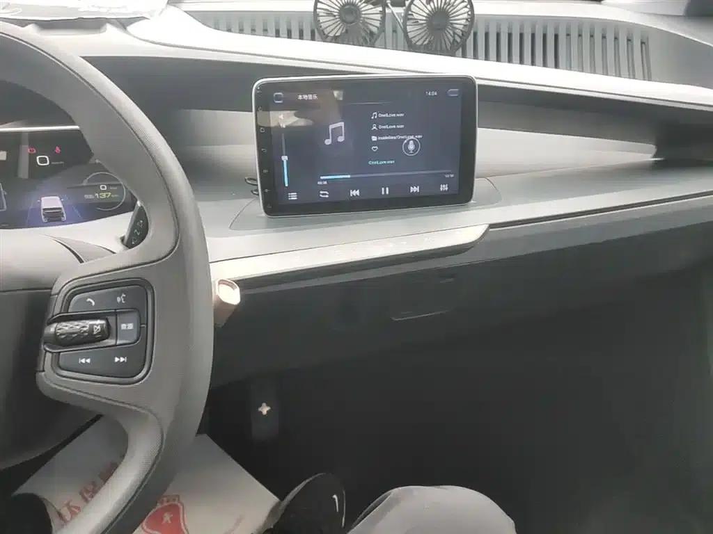 Baojun E200 2020 Model 305KM Smart Edition — миниатюра 13
