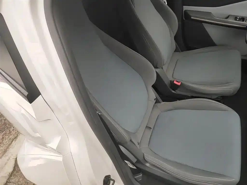 Baojun E200 2020 Model 305KM Smart Edition — миниатюра 25