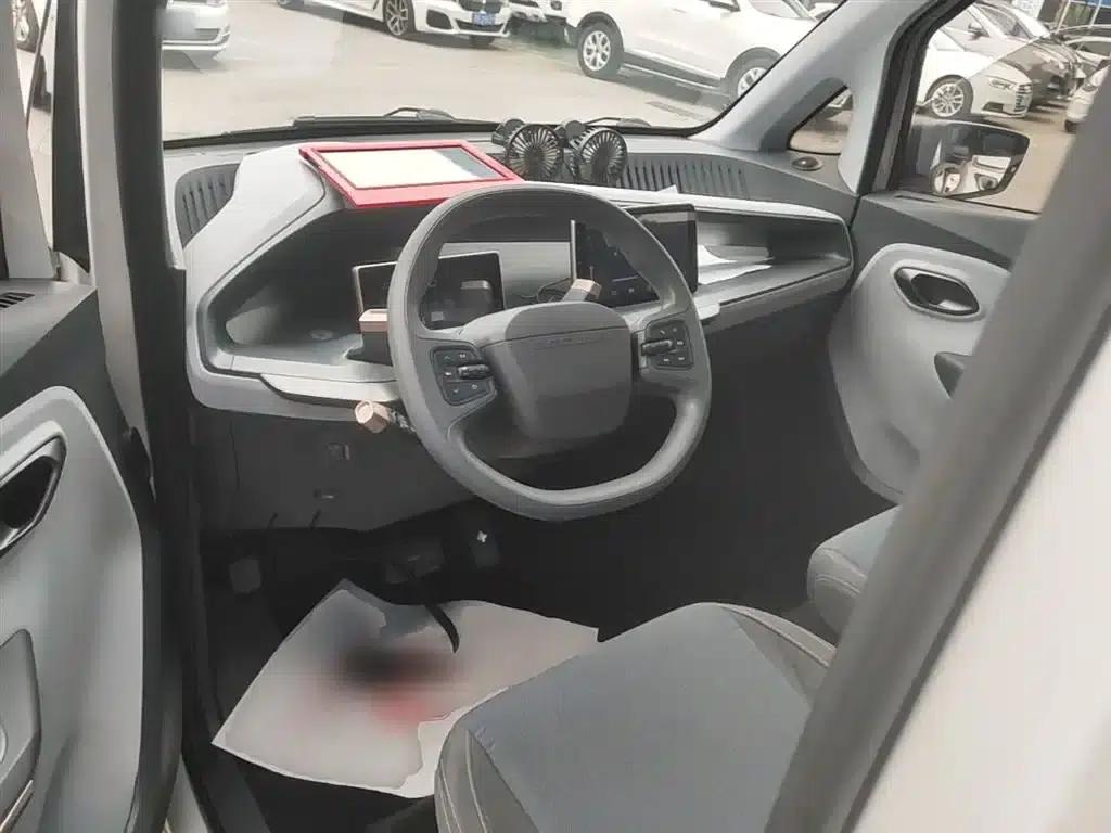 Baojun E200 2020 Model 305KM Smart Edition — миниатюра 10