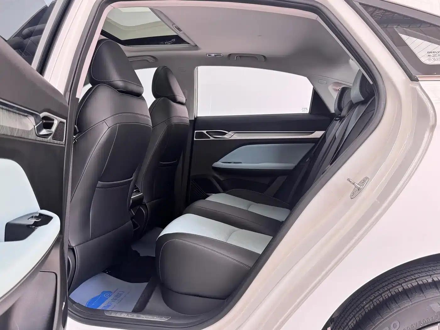 Geely Emgrand L 2022 1.4T CVT Supreme Edition — миниатюра 15