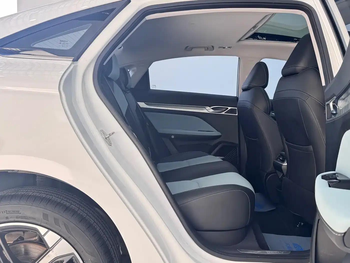 Geely Emgrand L 2022 1.4T CVT Supreme Edition — миниатюра 17