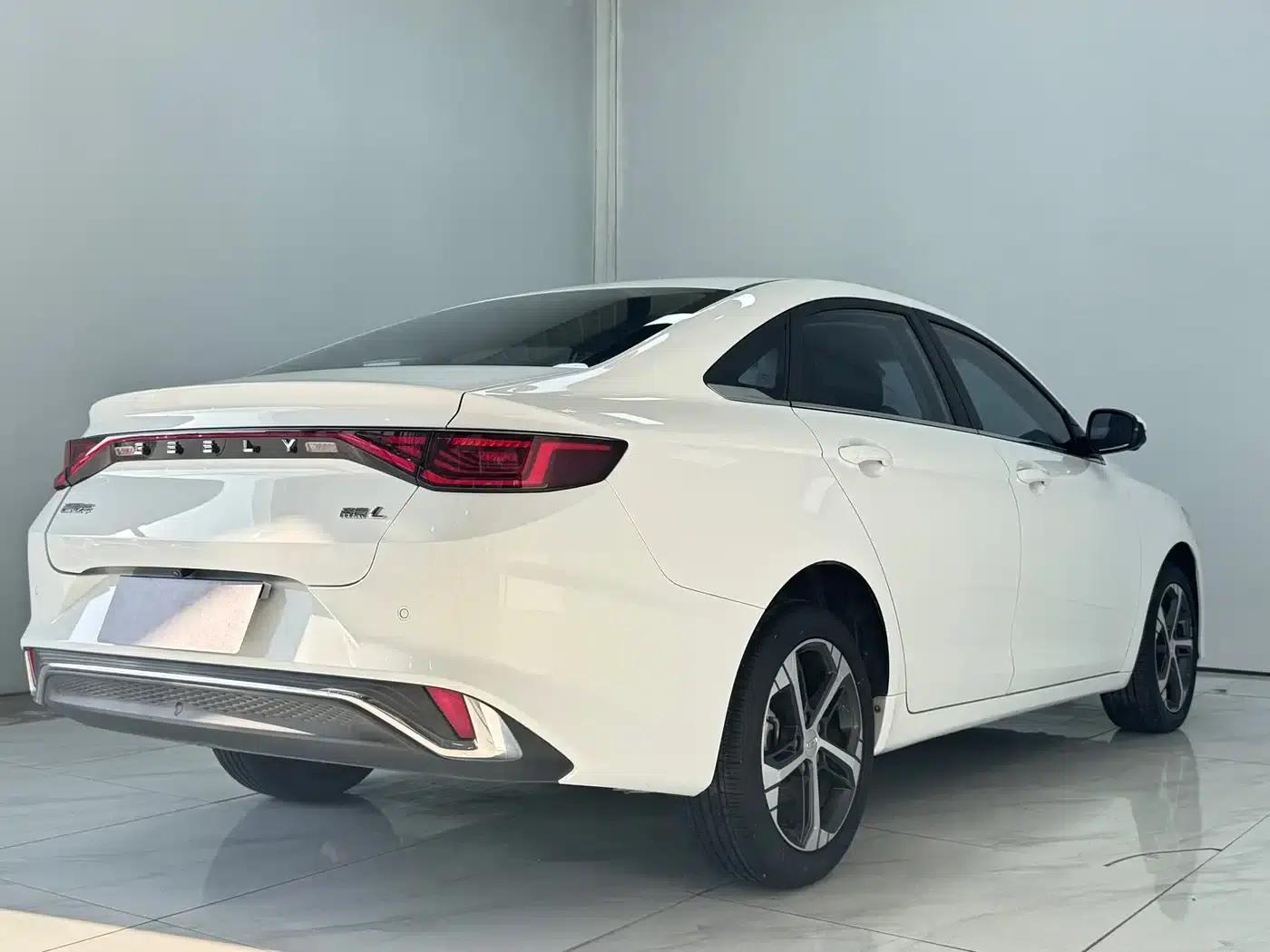 Geely Emgrand L 2022 1.4T CVT Supreme Edition — миниатюра 6
