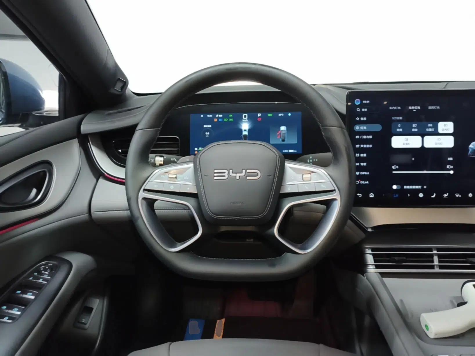 BYD Seal 07 DM-i 2026 DM-i 1.5T 230km Prestige Edition — миниатюра 14