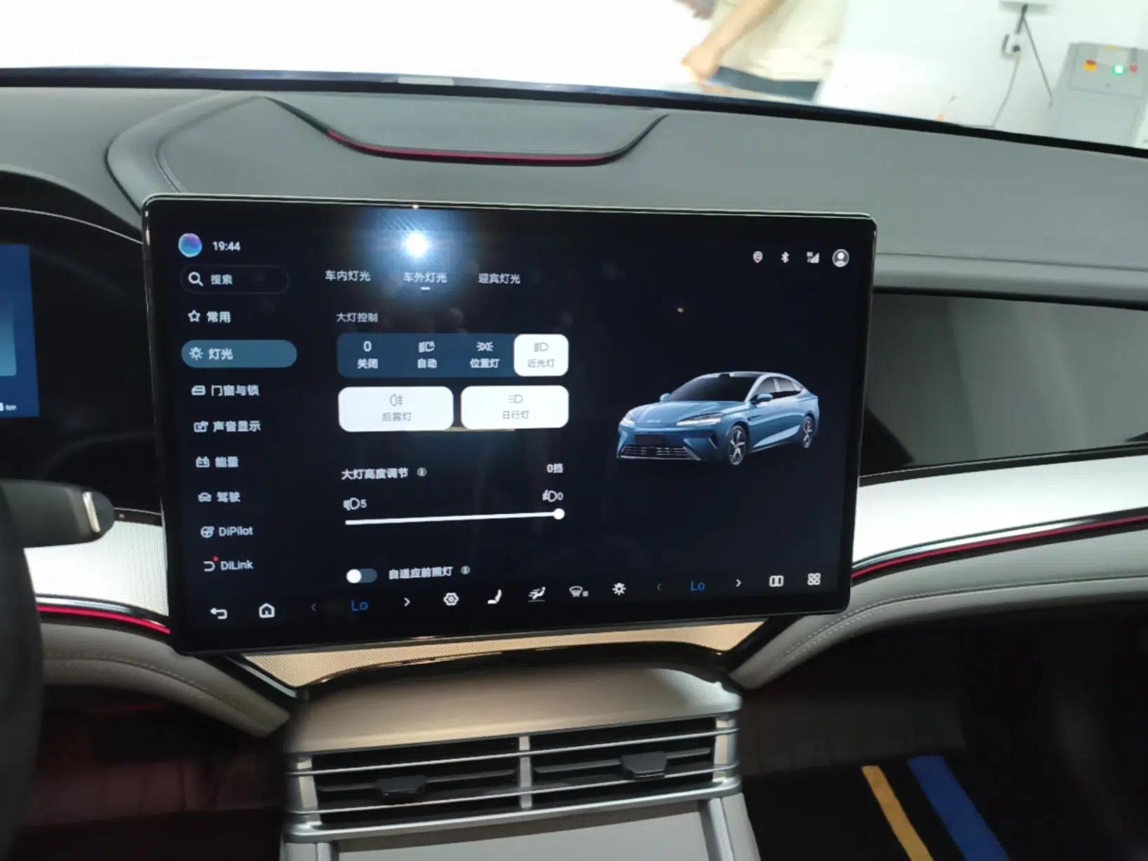BYD Seal 07 DM-i 2026 DM-i 1.5T 230km Prestige Edition — миниатюра 16