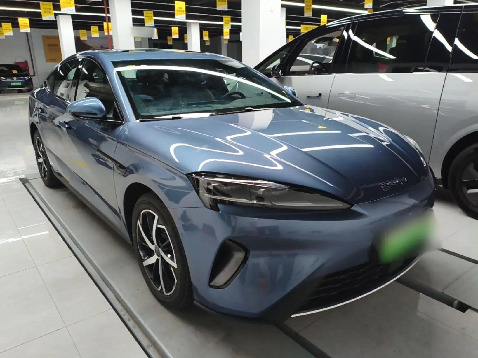 BYD Seal 07 DM-i 2026 DM-i 1.5T 230km Prestige Edition — миниатюра 3