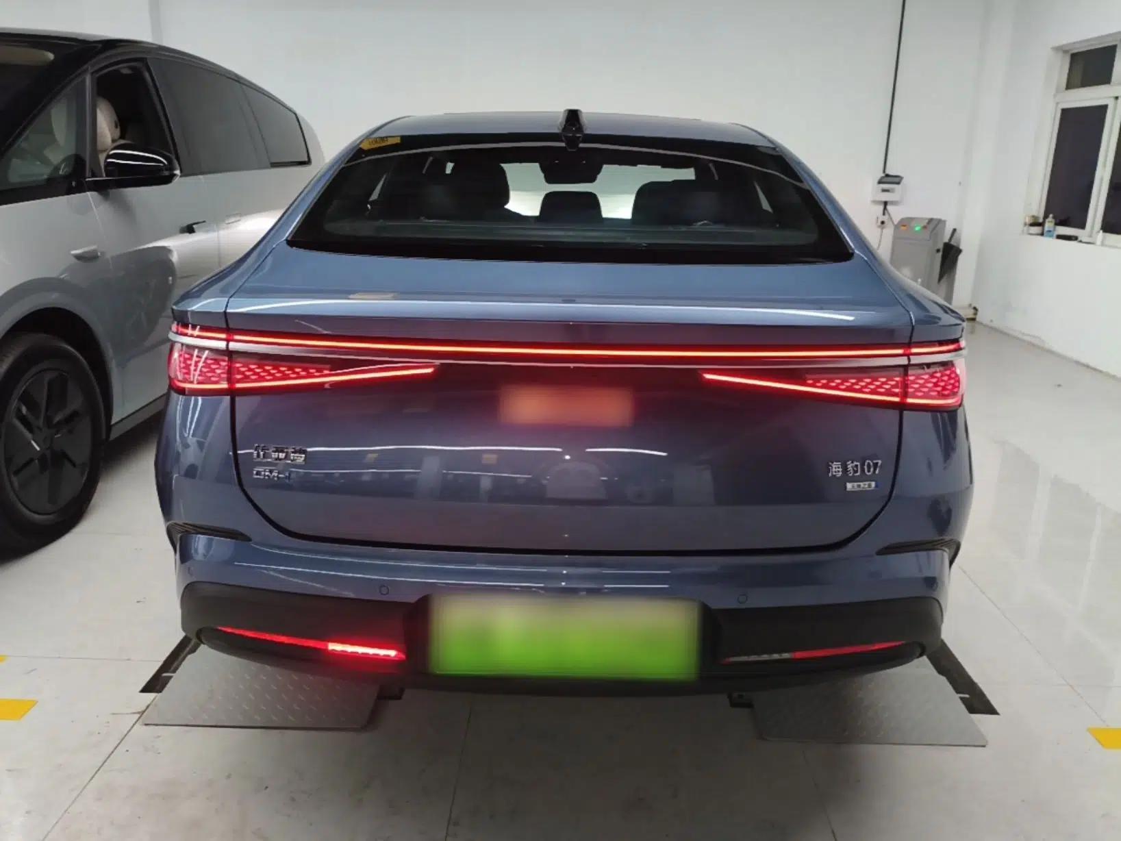 BYD Seal 07 DM-i 2026 DM-i 1.5T 230km Prestige Edition — миниатюра 5