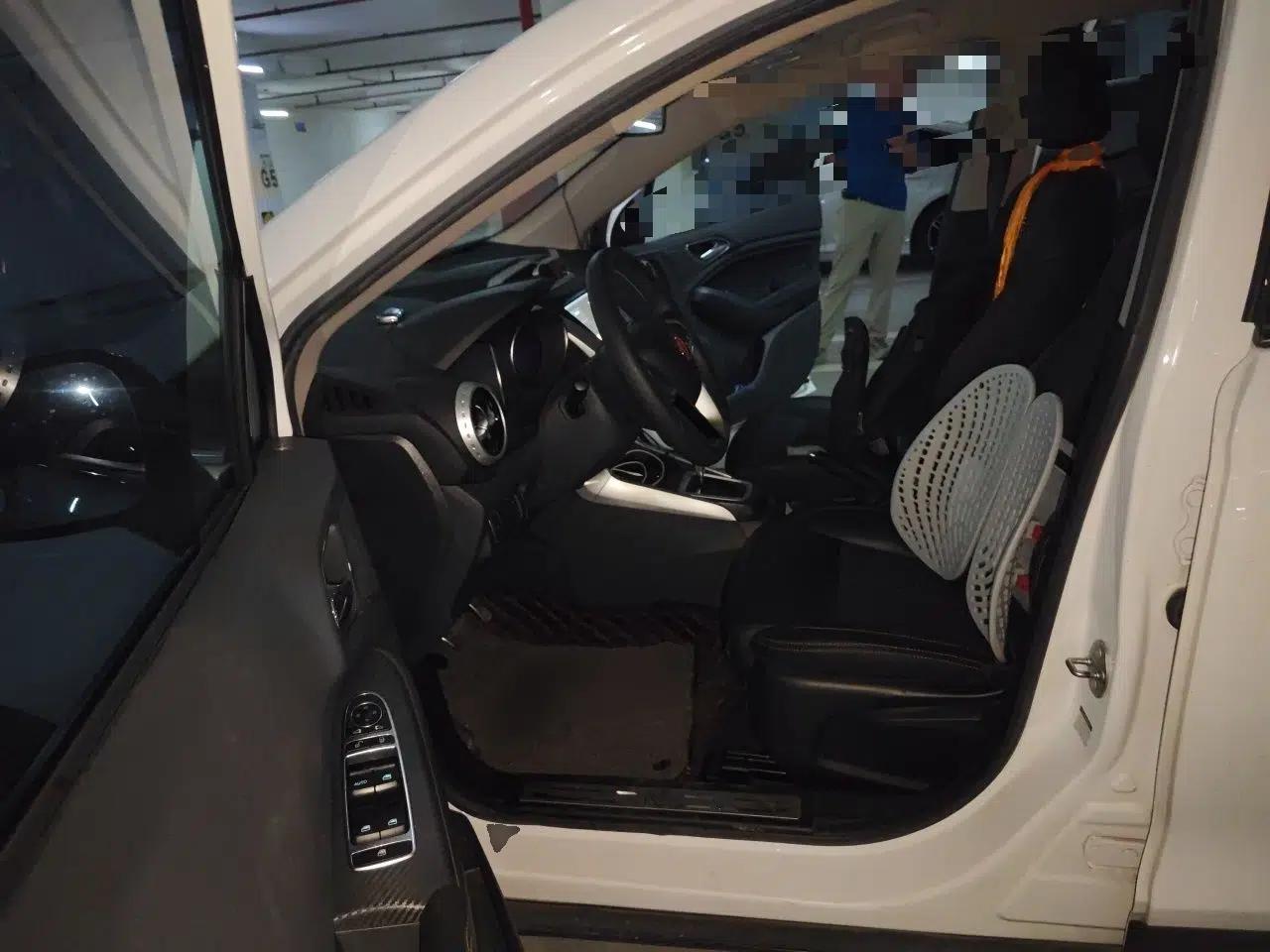 BYD Yuan 2017 1.5L Automatic Cool & Connected Model — миниатюра 16