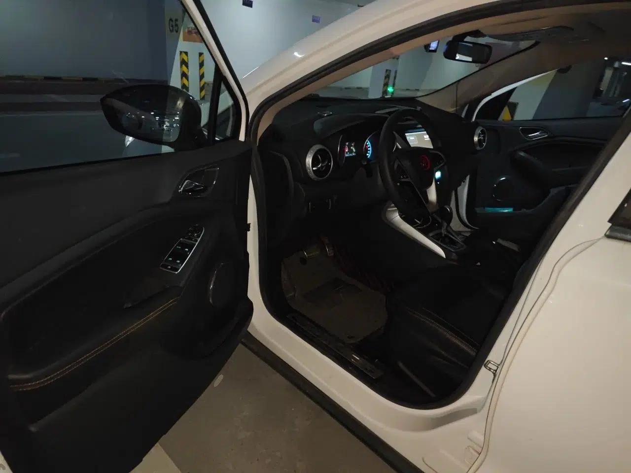 BYD Yuan 2017 1.5L Automatic Cool & Connected Model — миниатюра 17